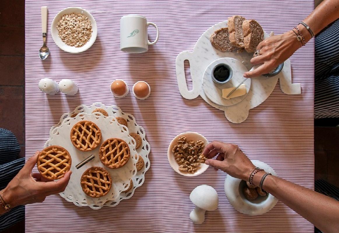 Ensemble de 2 tasses à œuf en marbre blanc de Carrare, fabriquées à la main Neuf - En vente à Carrara, IT