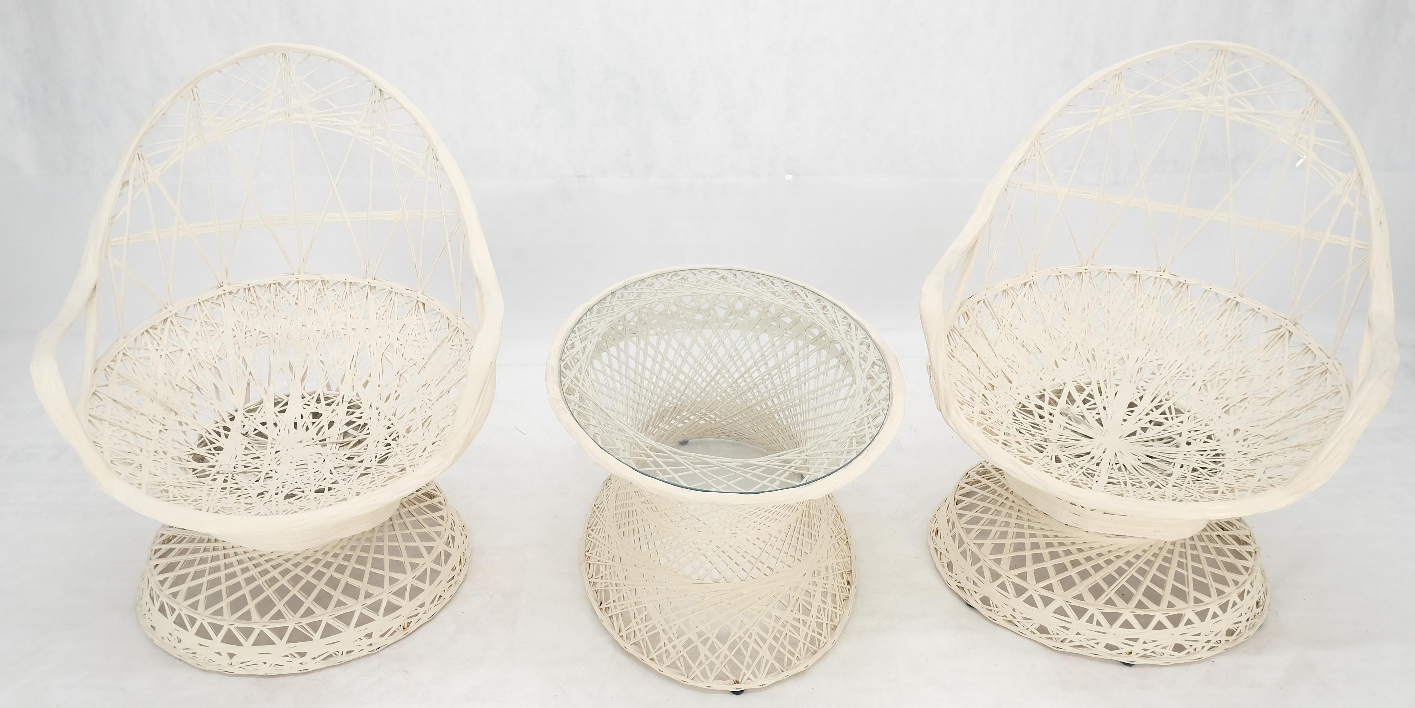 Set of 2 Egg Shape Fiberglass Spun Outdoor Lounge Chairs Woodard Coffee Table For Sale 9