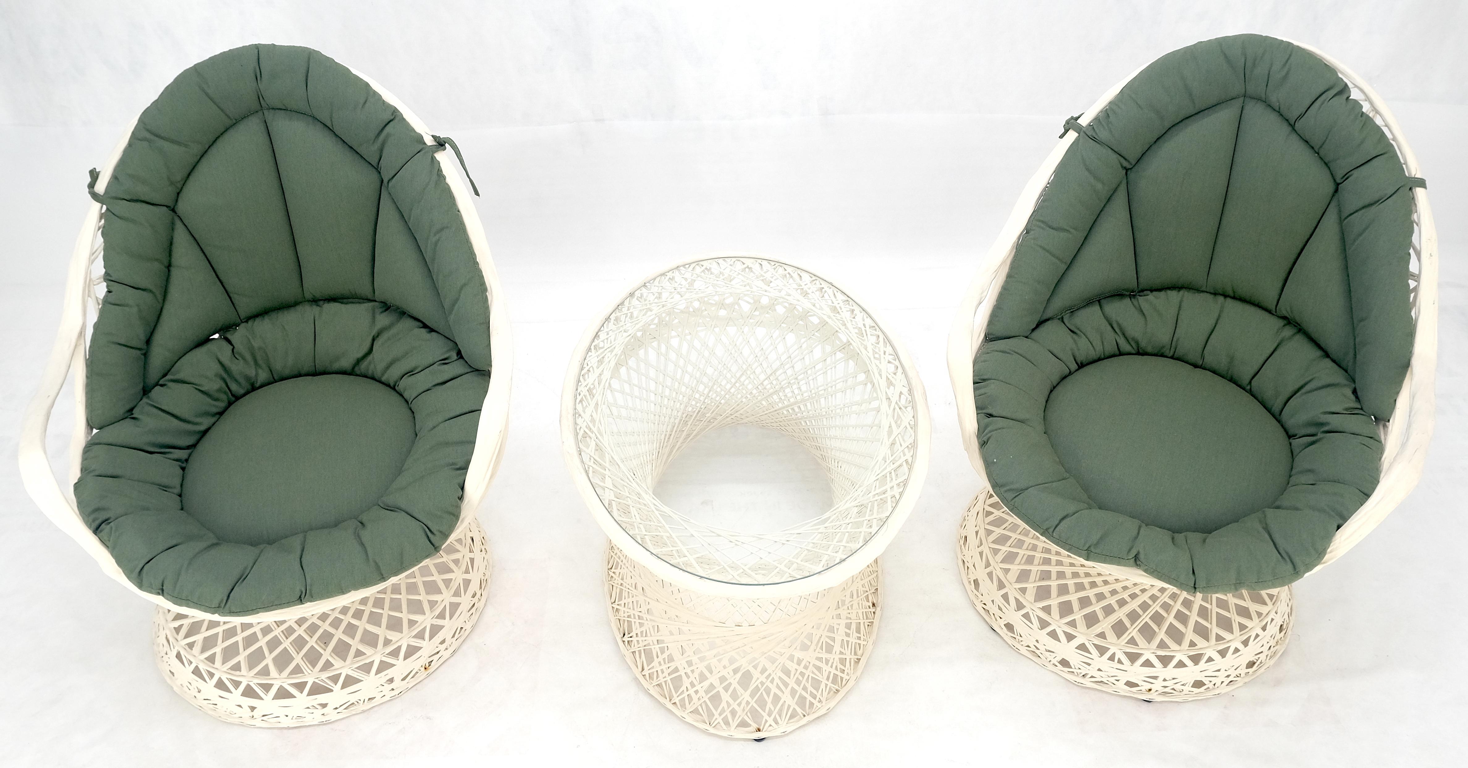 Set of 2 Egg Shape Fiberglass Spun Outdoor Lounge Chairs Woodard Coffee Table For Sale 2