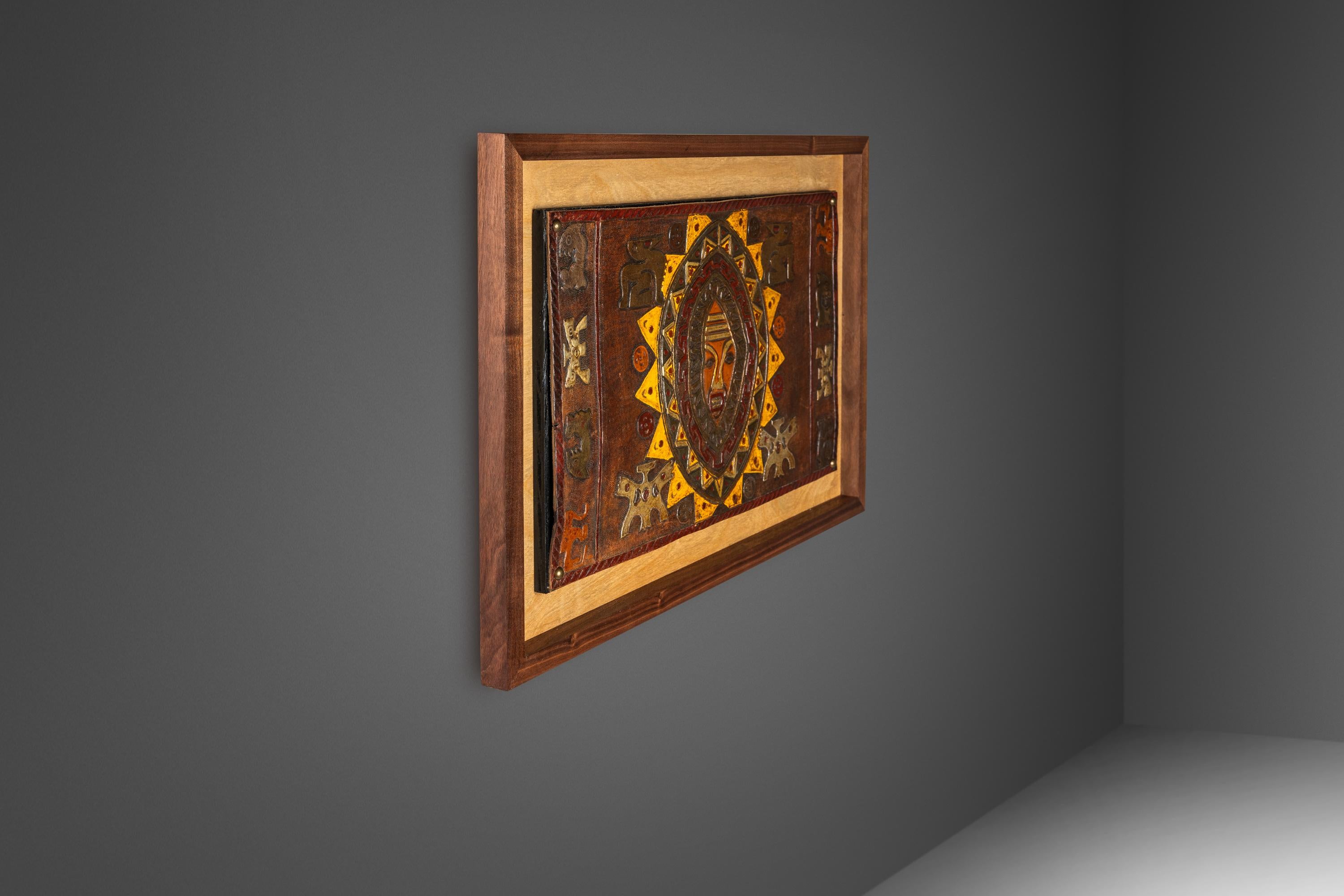 Conjunto de 2 piezas de cuero repujado de arte precolombino de Angel Pazmino, Ecuador, c. 1960 Ecuatoriano en venta