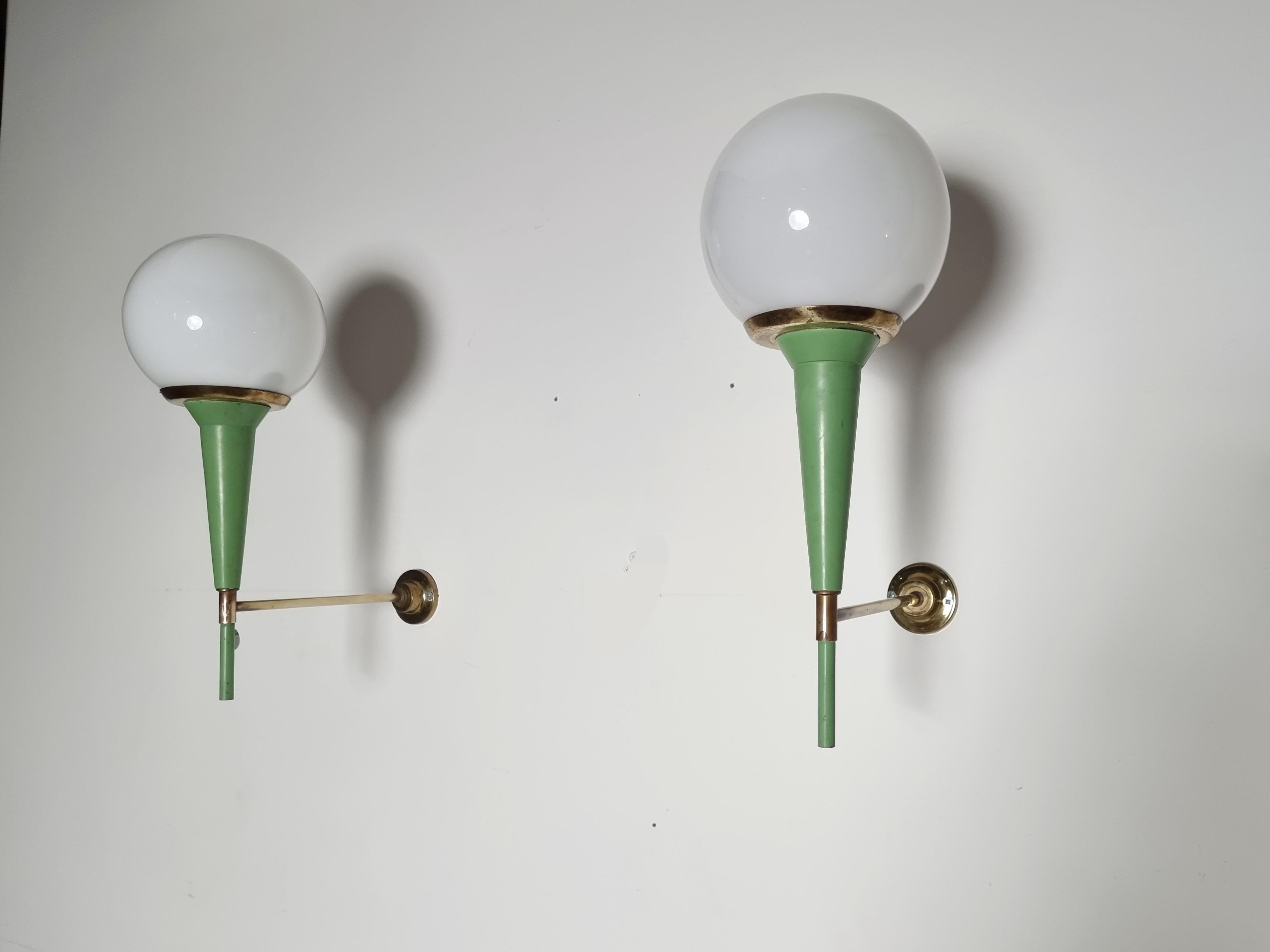 Mid-Century Modern Set of 2 Enamel and Brass Wall Lights/Scones, France, 1950s For Sale