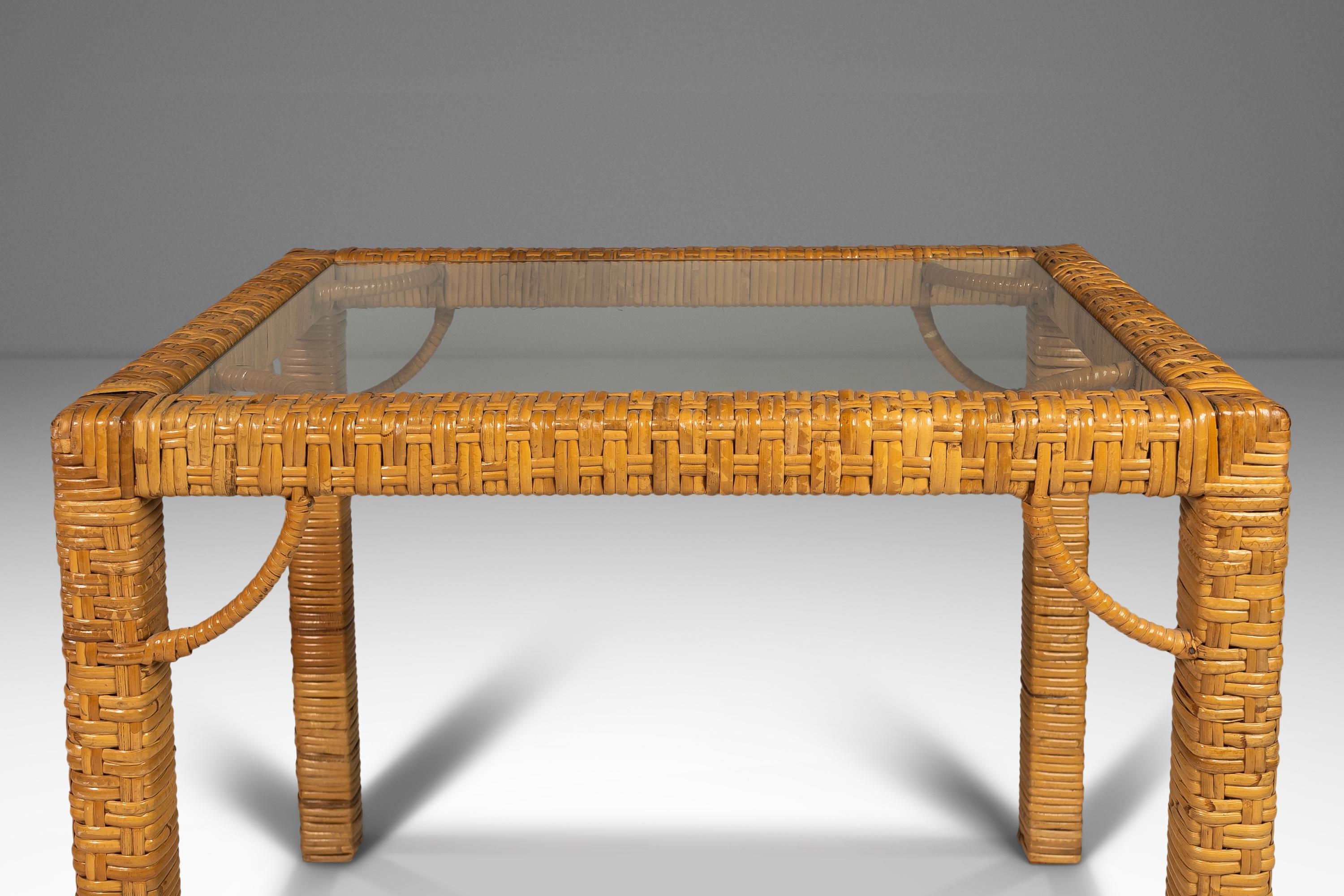 Set of 2 End Tables in Wicker w/ Glass Tops Attributed Bieckley Brothers Rattan For Sale 2