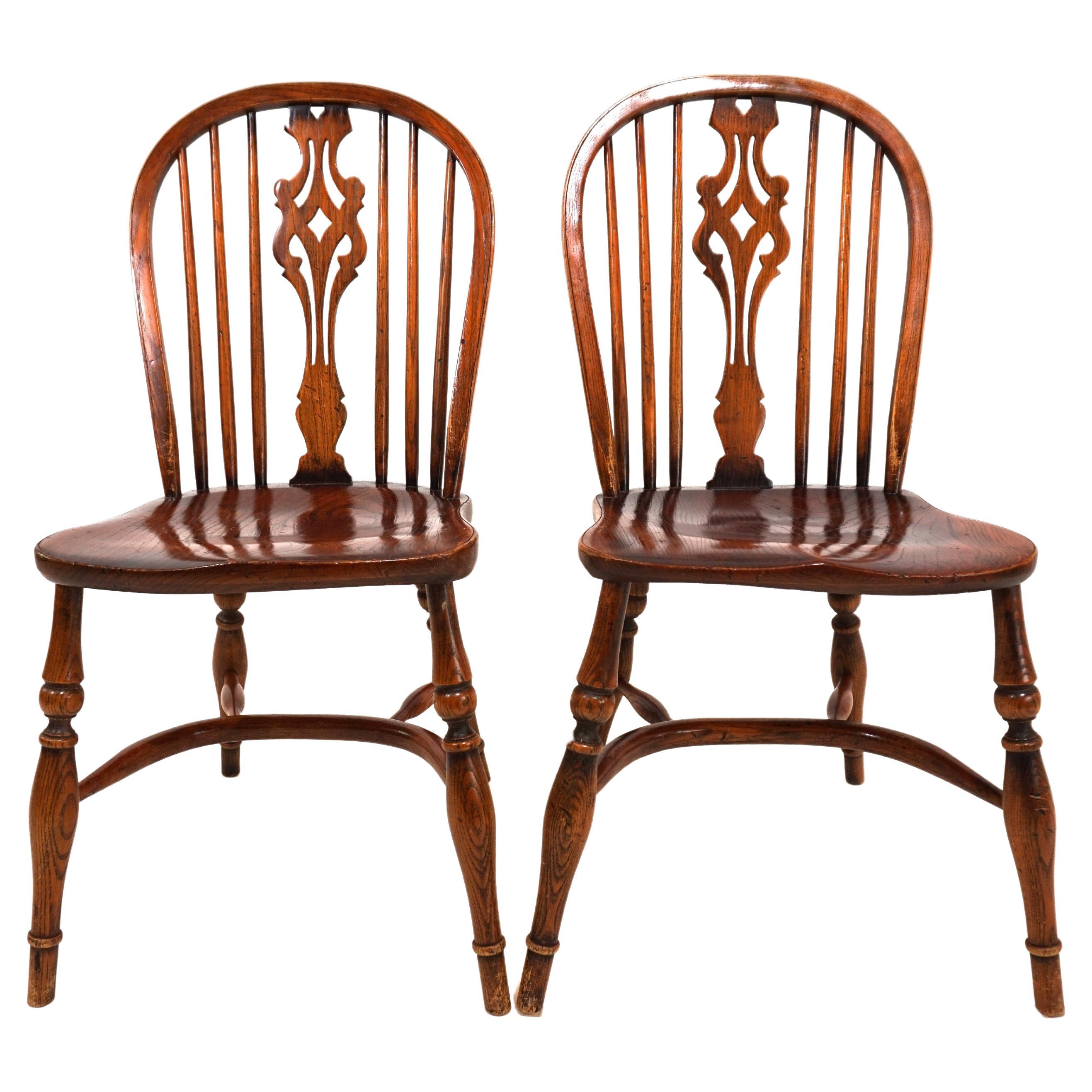 Set of 2 English Windsor chairs