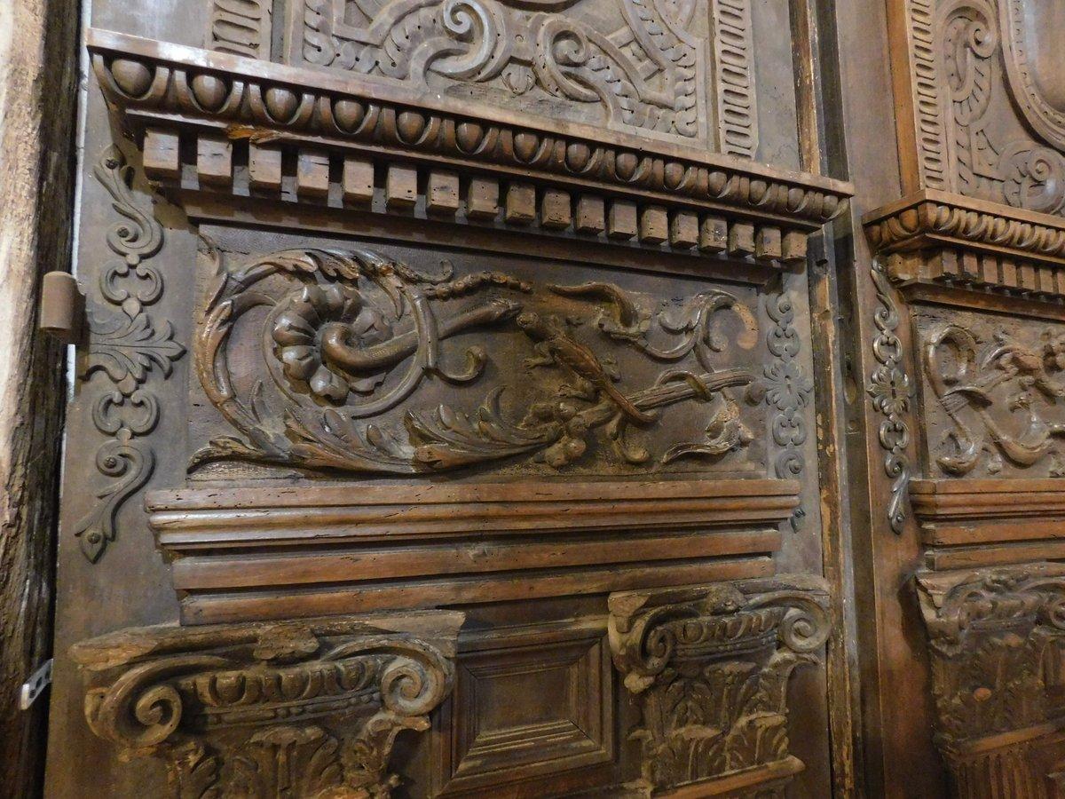 juego de 2 puertas de entrada, puertas principales de madera de nogal ricamente tallada, Italia Nogal en venta