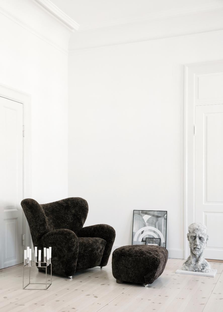 Ensemble de 2 fauteuils de salon The Tired Man en peau de mouton expresso par Lassen en vente 3