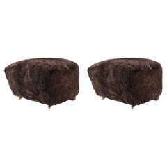 Set di 2 pouf in pelle di pecora Espresso Smoked Oak the Tired Man di By Lassen