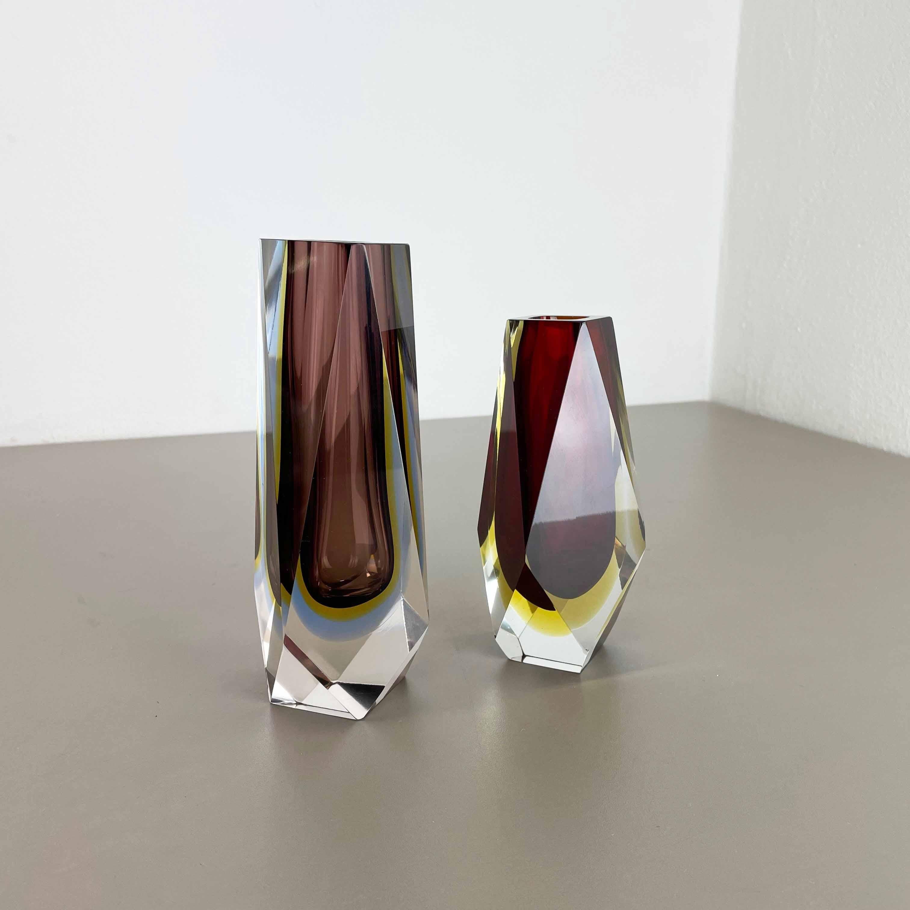 Mid-Century Modern Ensemble de 2 vases Sommerso en verre de Murano à facettes conçus par Flavio Poli, Italie, 1970 en vente