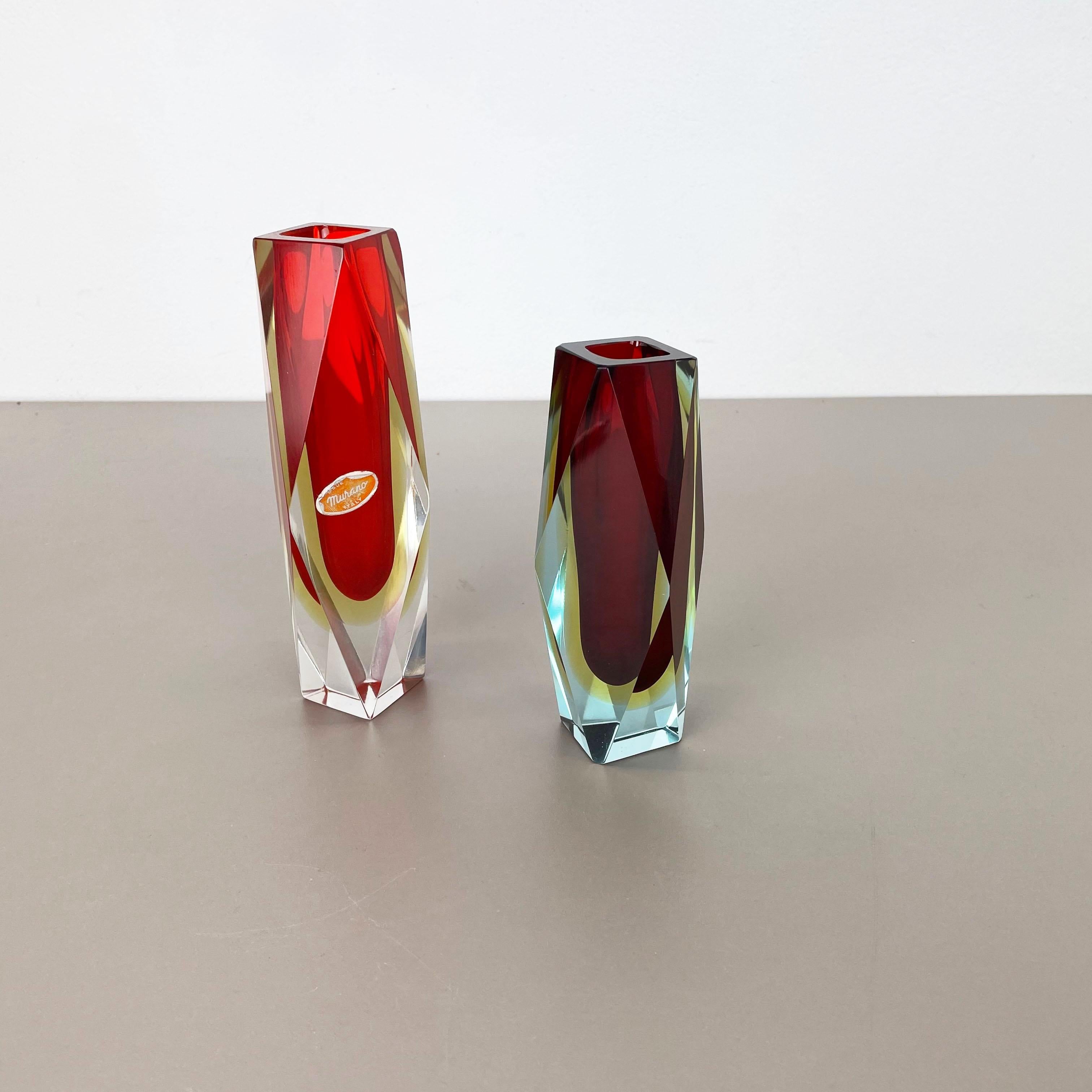 Satz von 2 Vasen aus facettiertem Murano Glass Sommerso Entworfen von Flavio Poli Italien, 1970er Jahre (Italienisch) im Angebot