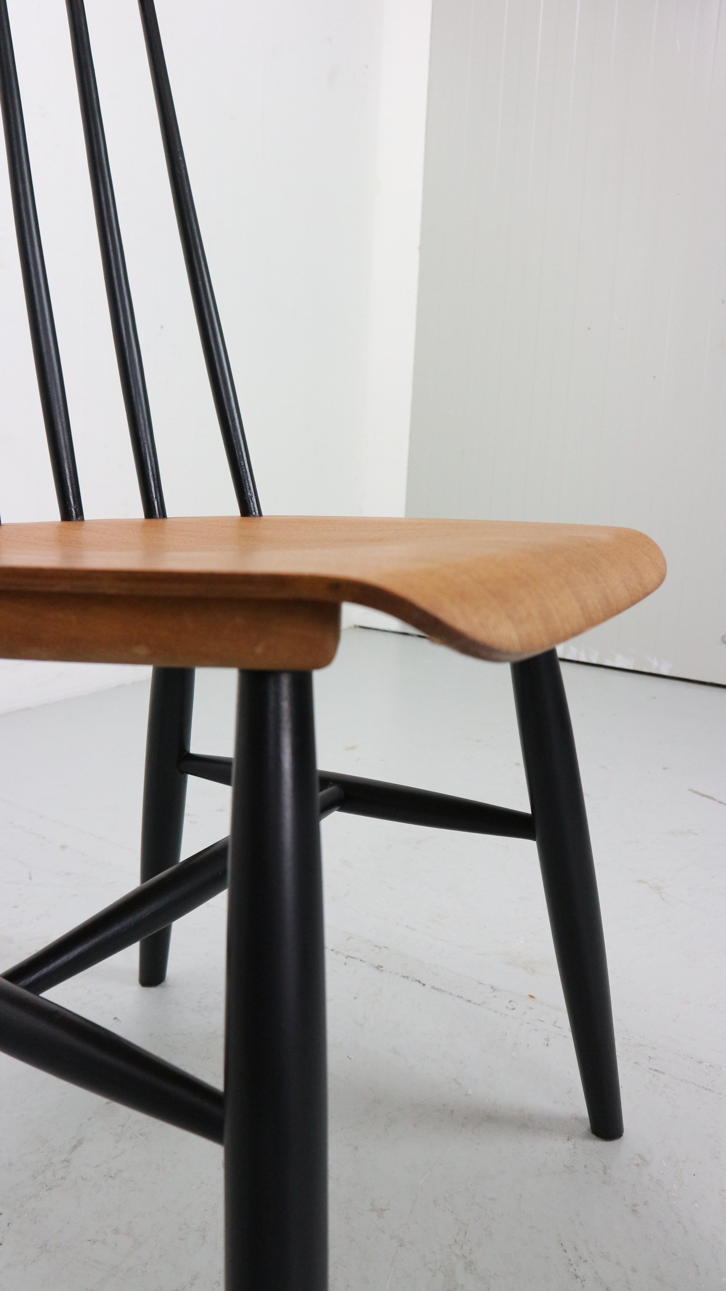 Set of 2 Fanett Dining Chairs by Ilmari Tapiovaara, Finland In Good Condition In The Hague, NL