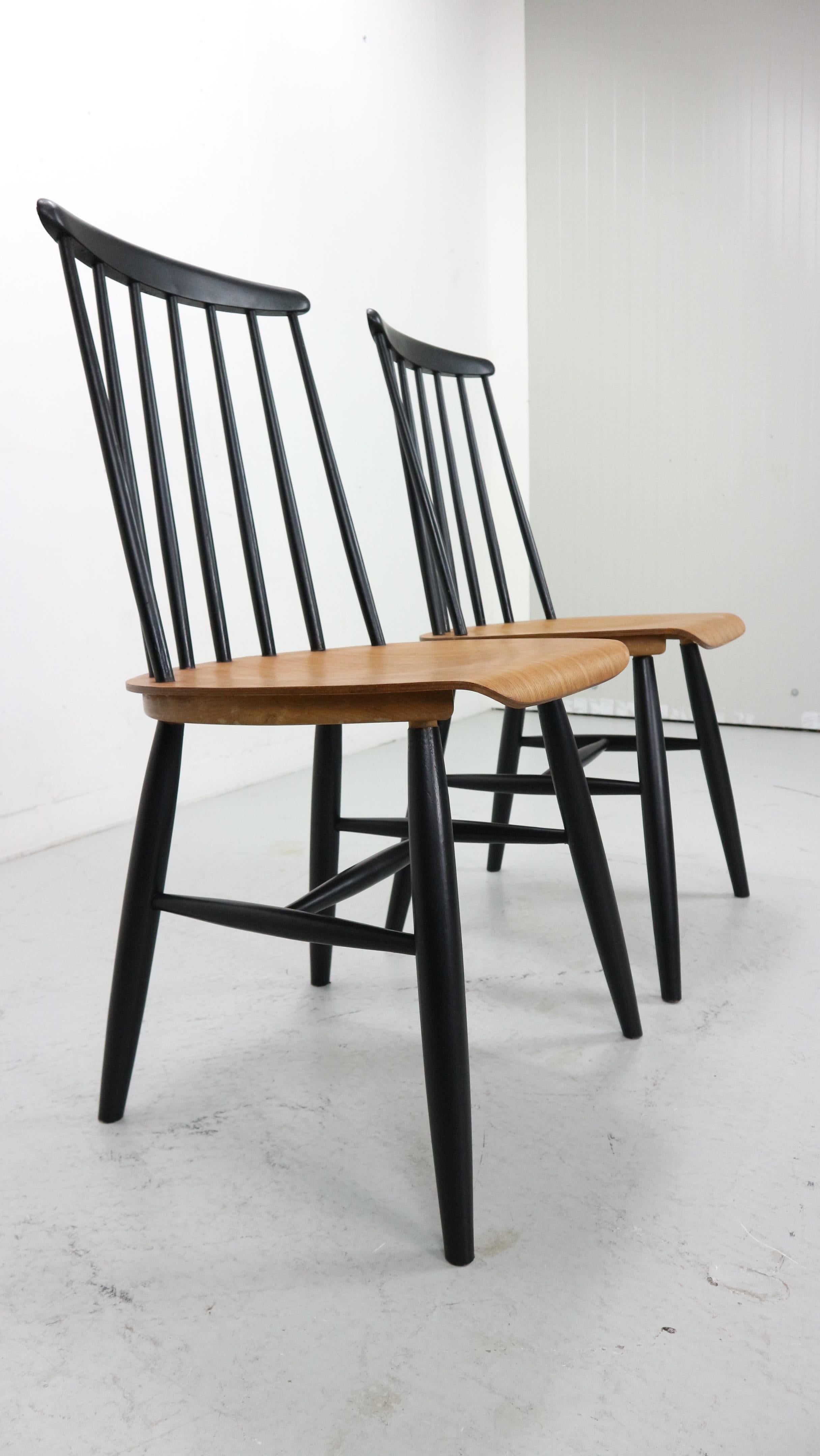20th Century Set of 2 Fanett Dining Chairs by Ilmari Tapiovaara, Finland