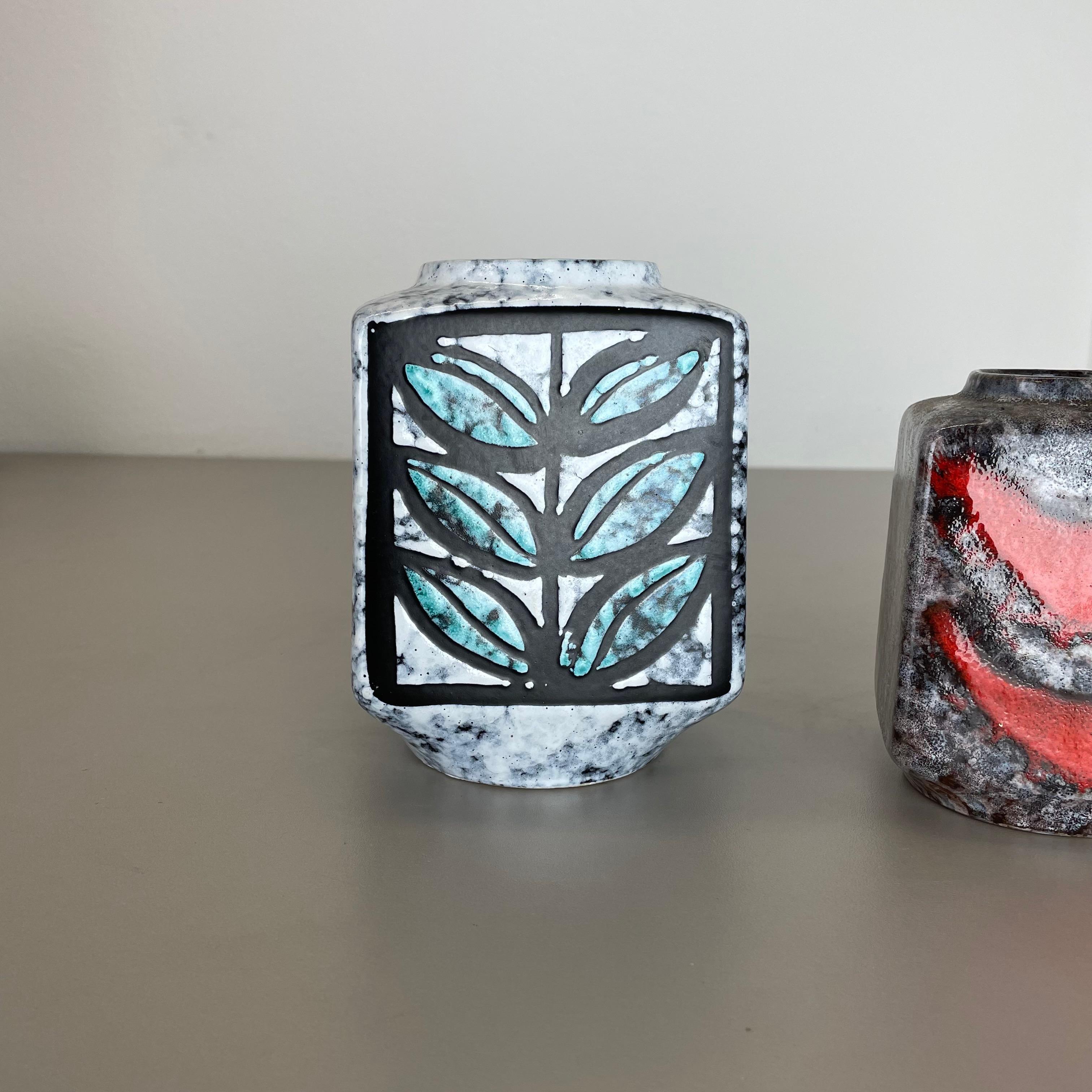 Set aus 2 Fat Lava-Keramik-Vasen von Strehla Ceramic, GDR Deutschland, 1970er Jahre im Zustand „Gut“ im Angebot in Kirchlengern, DE