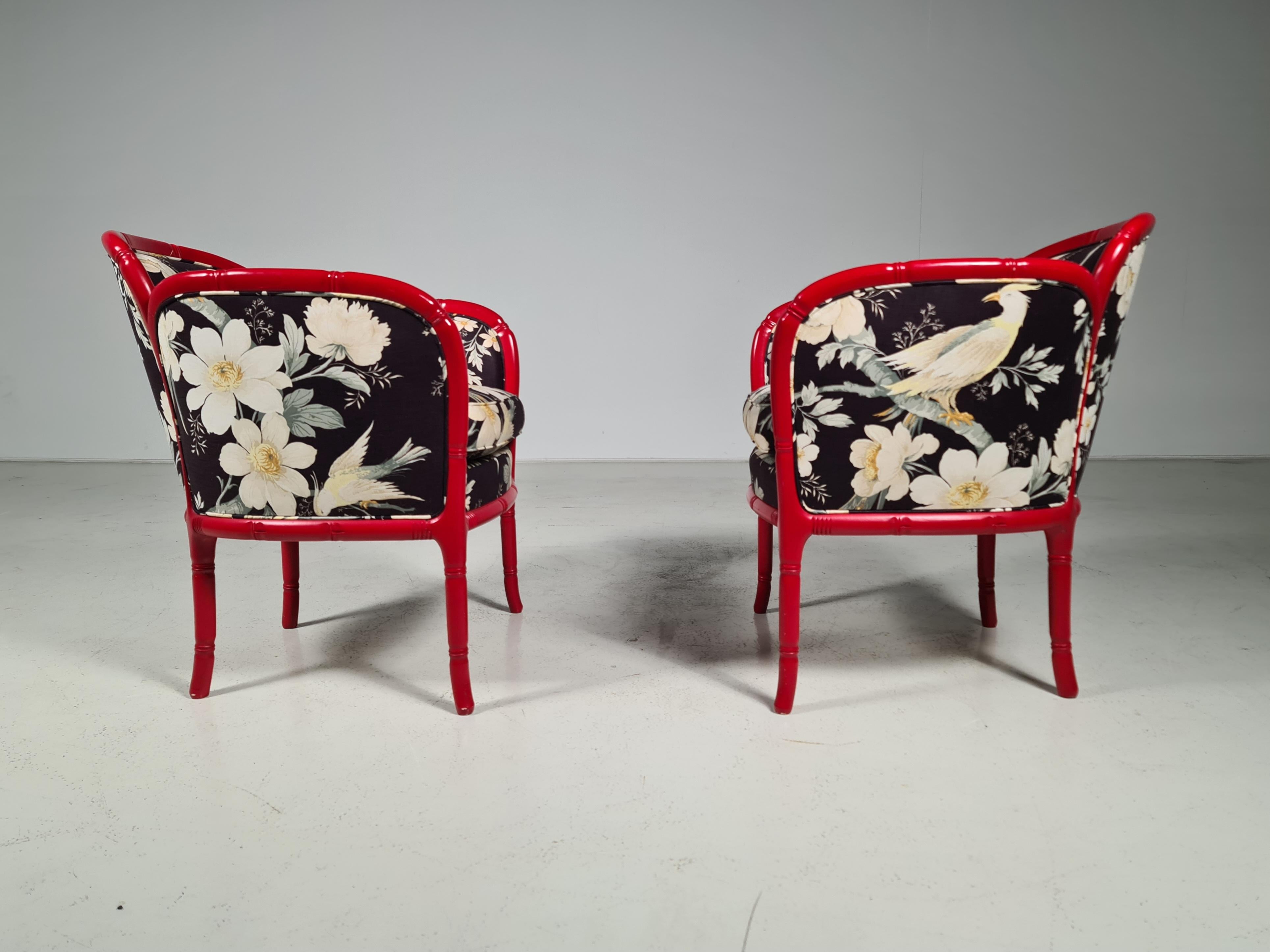 Tissu Ensemble de 2 fauteuils club en faux bambou avec tissu de style japonais, France, années 1960 en vente