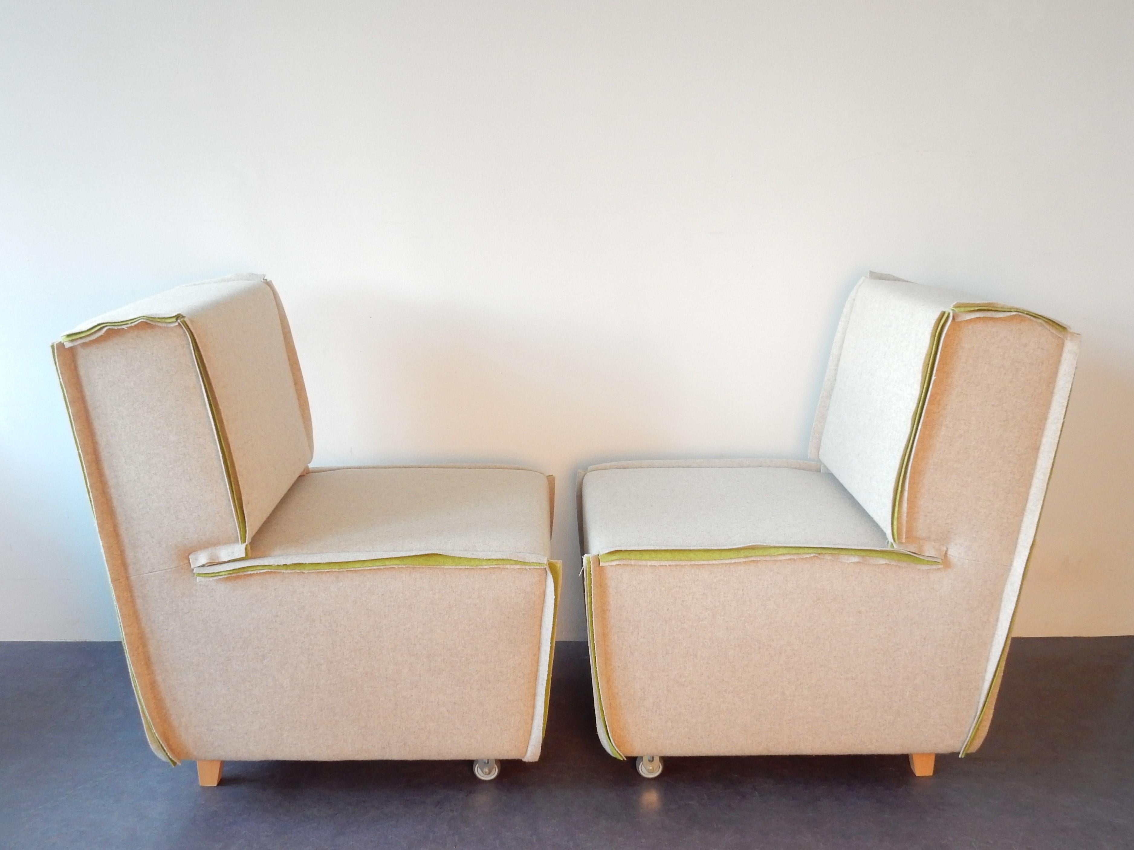 Mid-Century Modern Set of 2 Felt Designer Chairs on Wheels by Merkx+Girod, the Netherlands, 2003 For Sale
