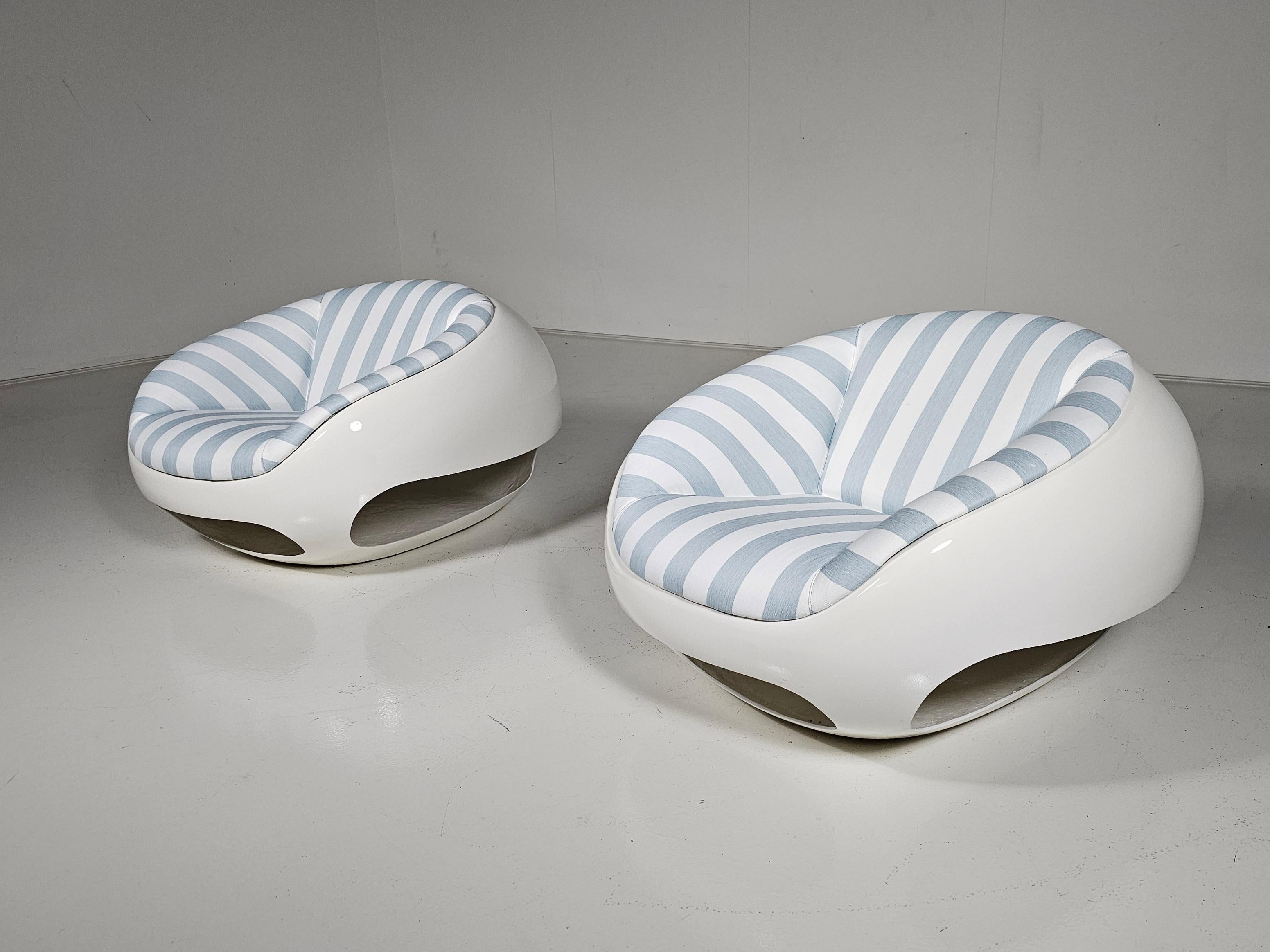 Space Age Set of 2 Fiberglass Pod Lounge/Outdoor Chairs by Mario Sabot, 1960s