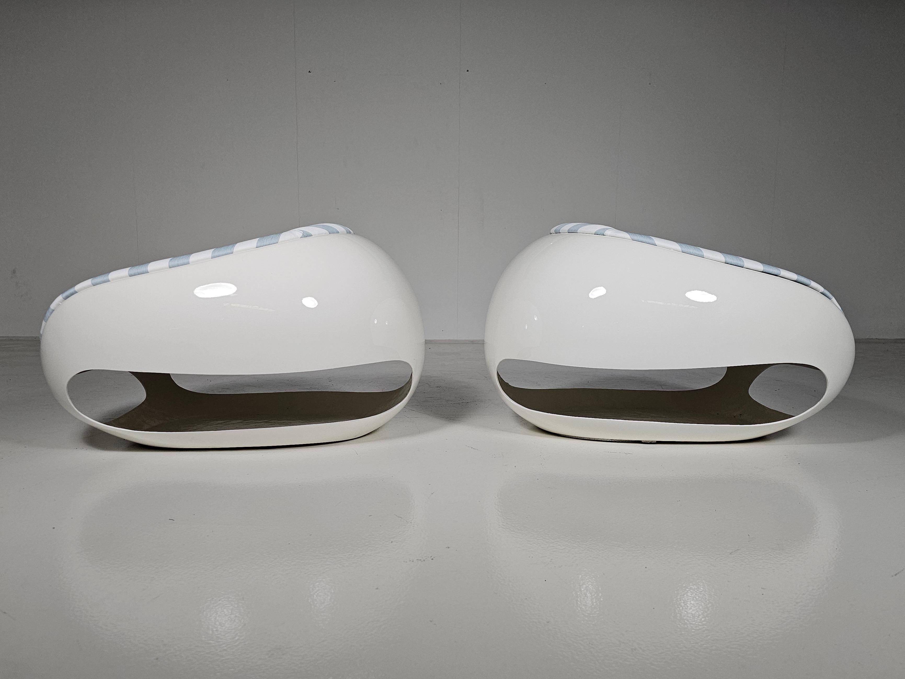 Set of 2 Fiberglass Pod Lounge/Outdoor Chairs by Mario Sabot, 1960s 2