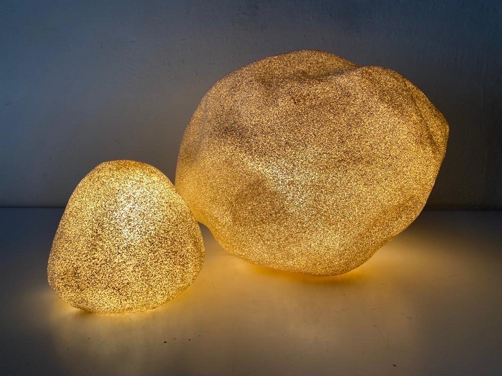 Set of 2 Fiberglass Table Lamps in Stone Form by Singleton, 1960s, Italy 7