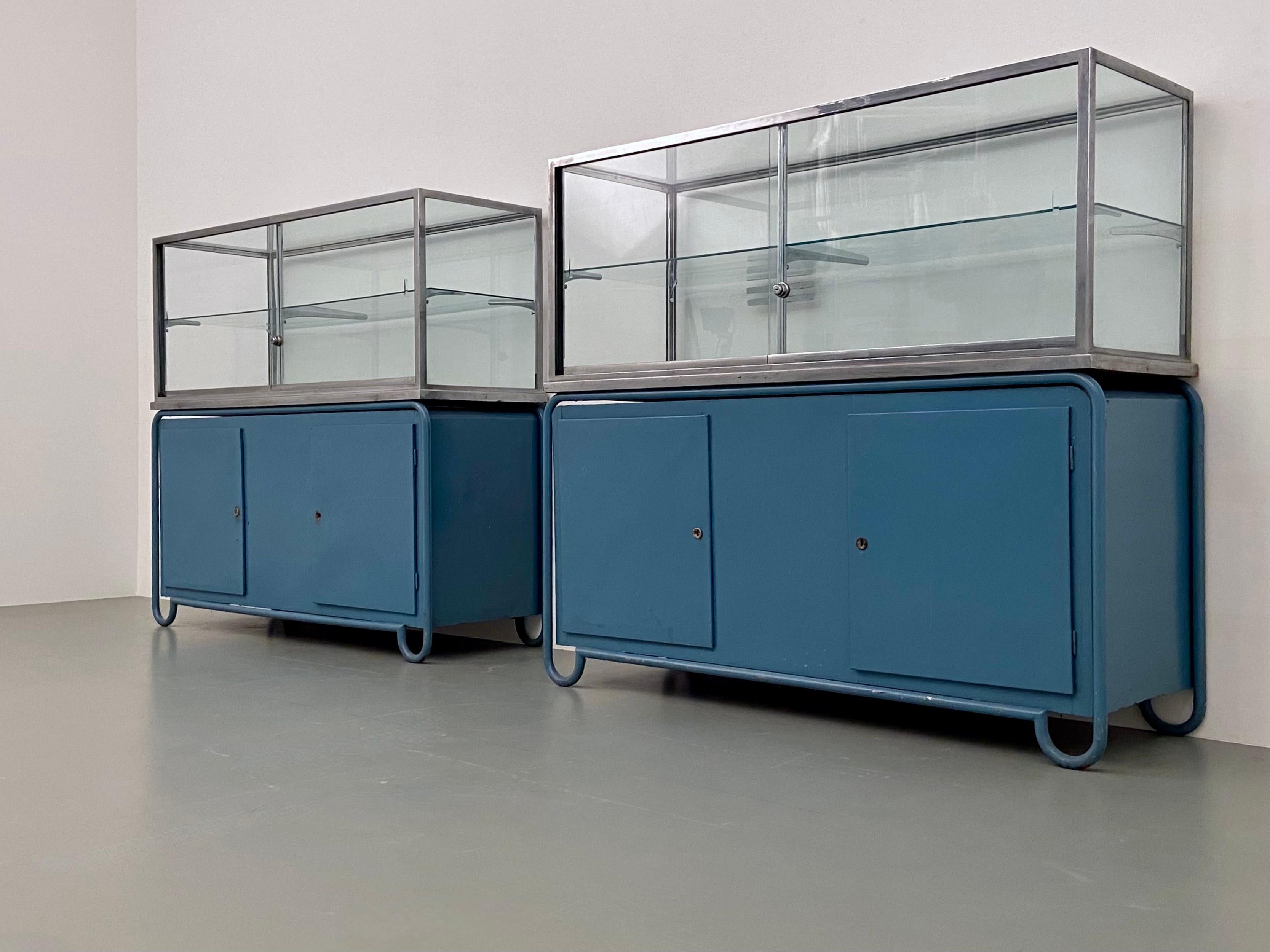 Set of 2 'Fiera Milano' Display Cabinets in Glass, Steel and Wood, Italy, 1950s For Sale 4