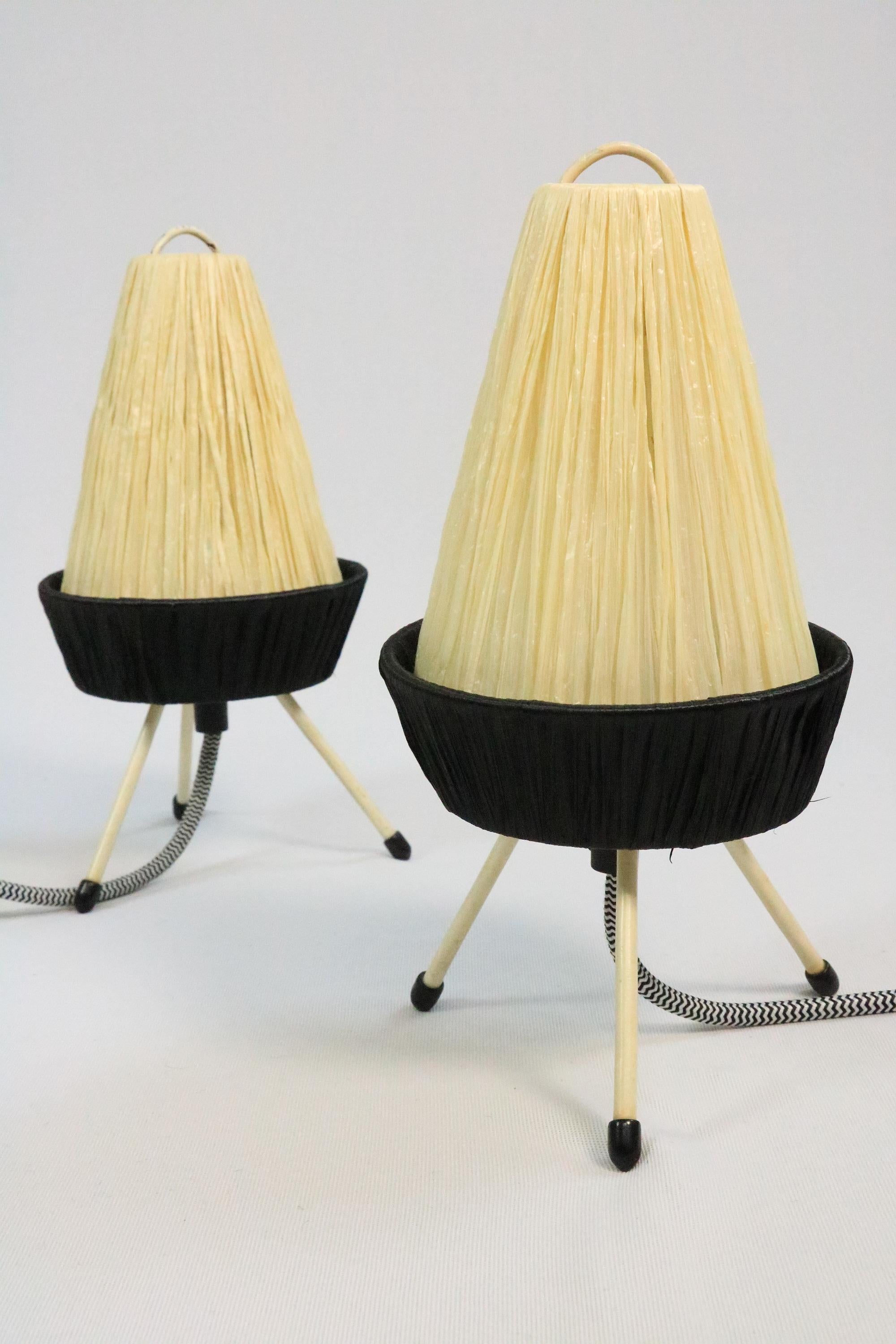 Set of 2 Filigree Table Lamps, Raffia Shade, Germany, Tripod, Midcentury In Good Condition For Sale In Berlin, BE