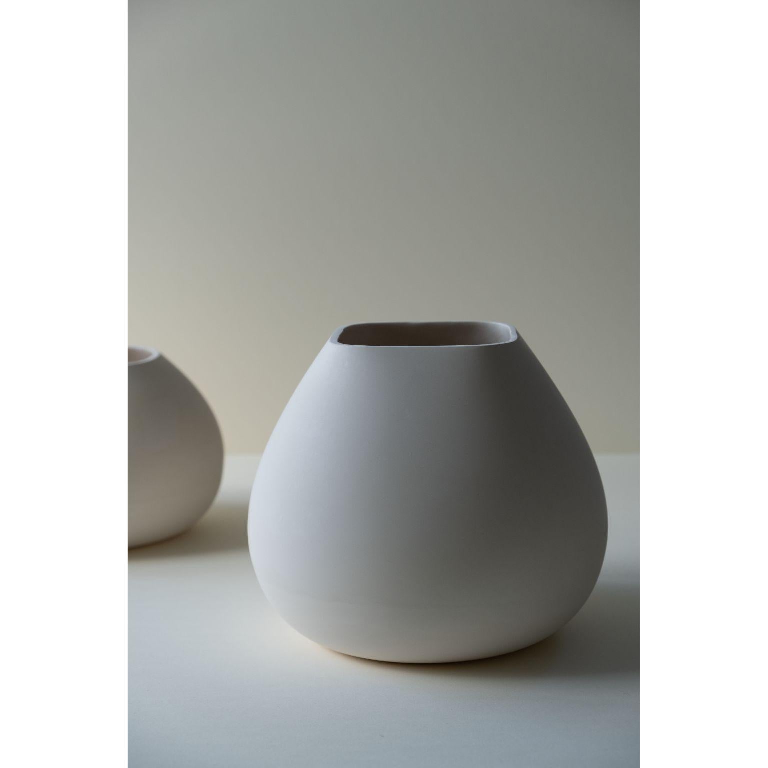 Ensemble de 2 vases de forme souple de Rino Claessens Neuf - En vente à Geneve, CH