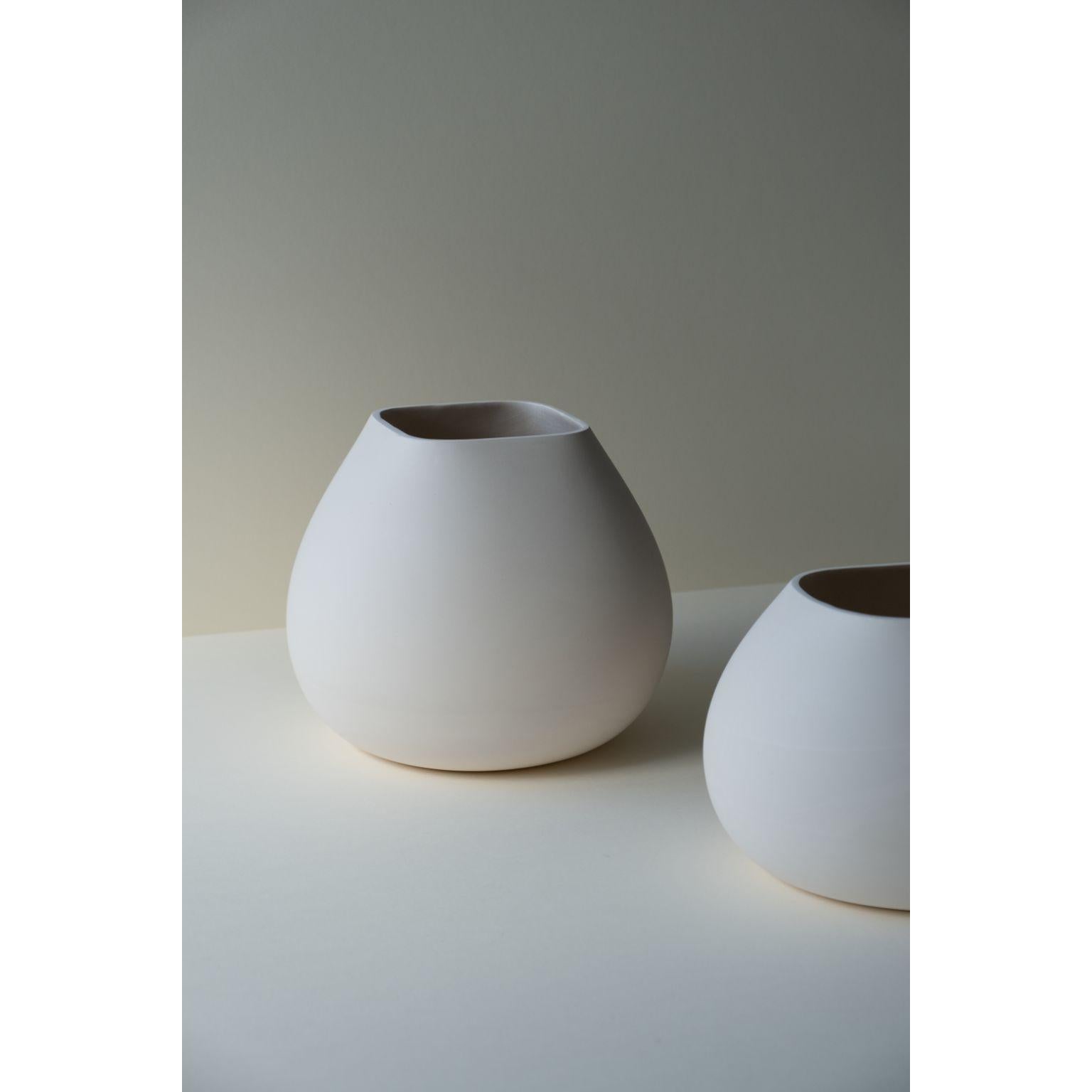 Contemporary Set of 2 Flexible Formed Vases by Rino Claessens For Sale