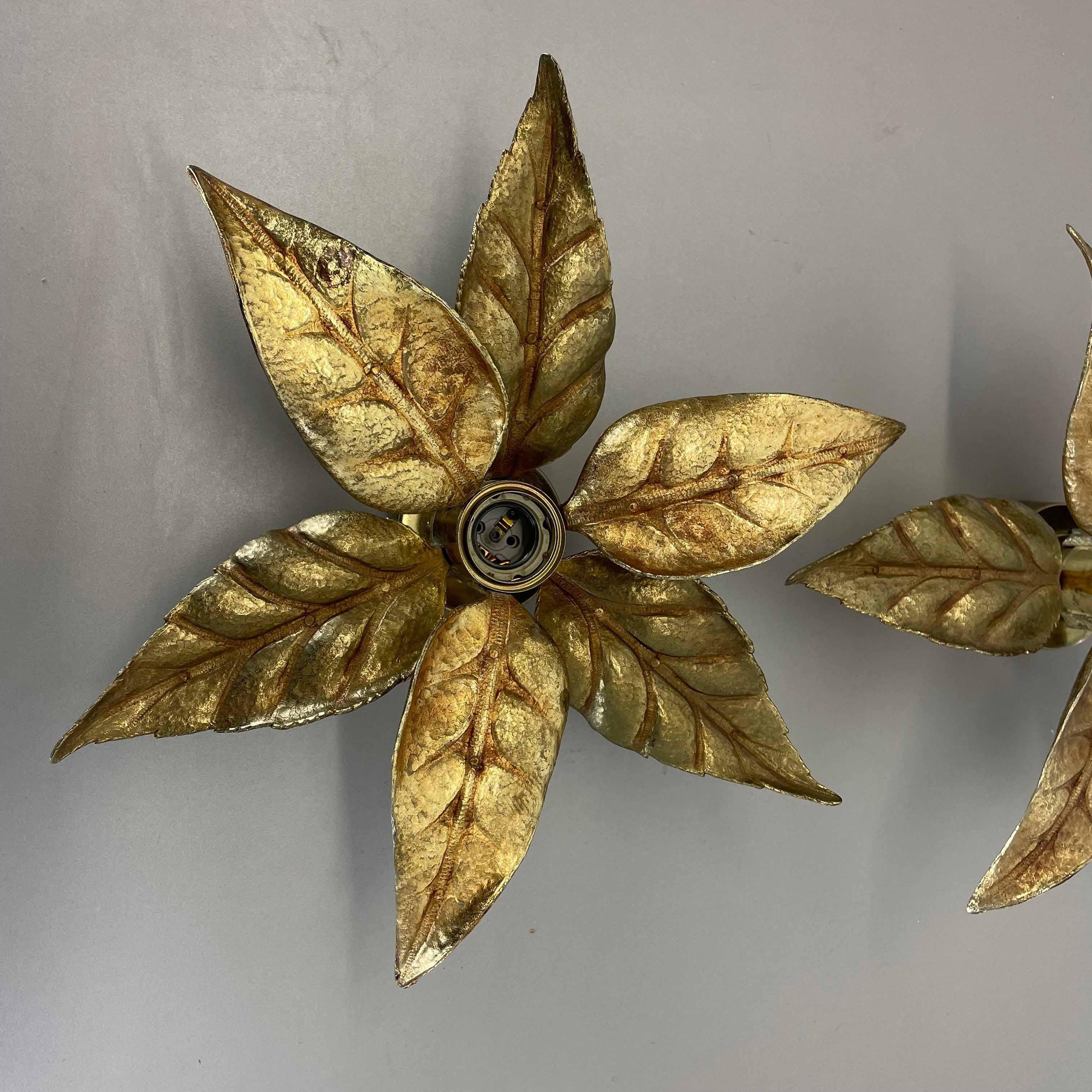 Set of 2 Floral Brutalist Brass Metal Wall Ceiling Light by Willy Daro, Belgium In Fair Condition In Kirchlengern, DE