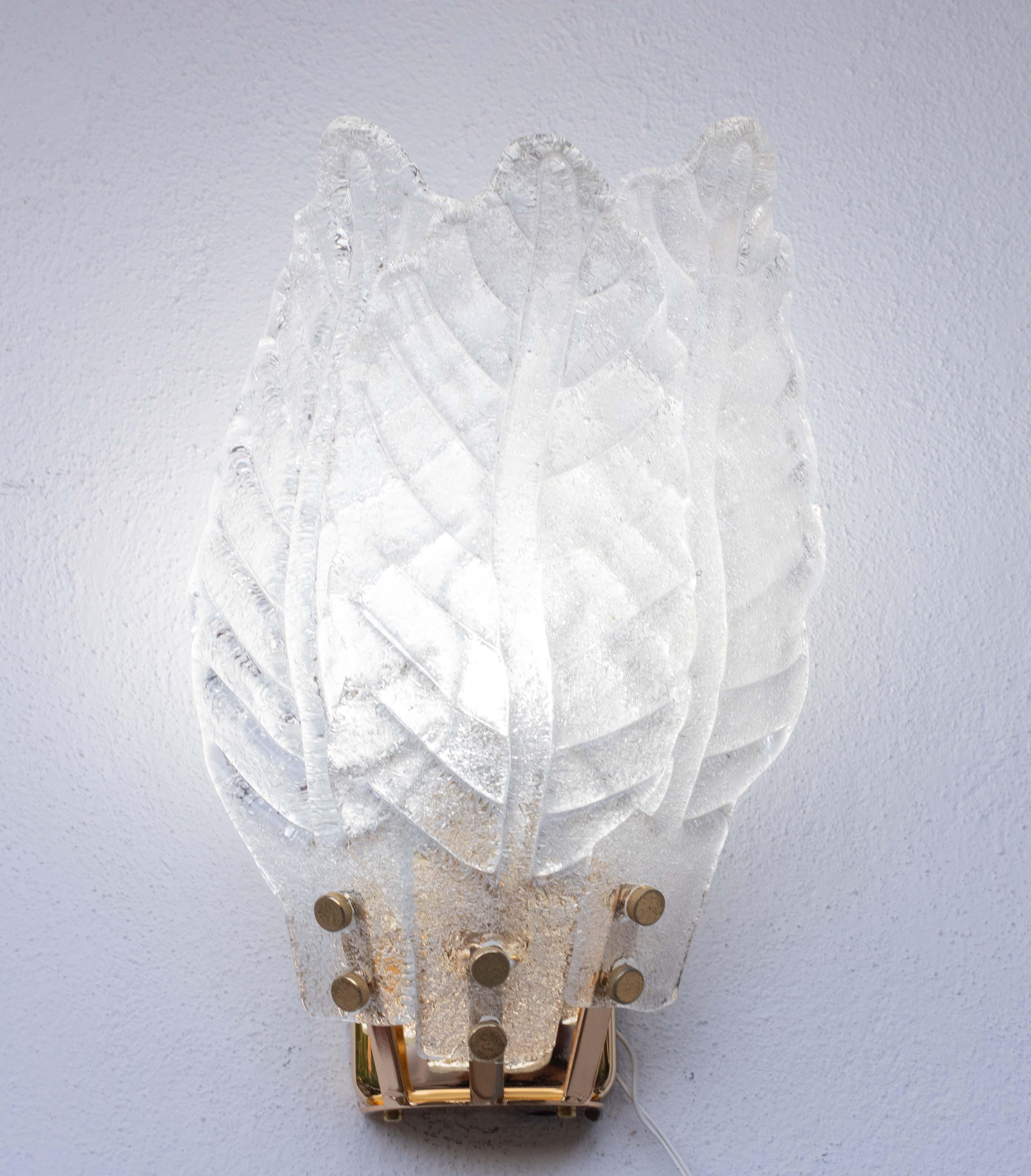 2er-Set Florenz, Elegante Murano Wandleuchte Transparente Blätter, 1970 im Angebot 3