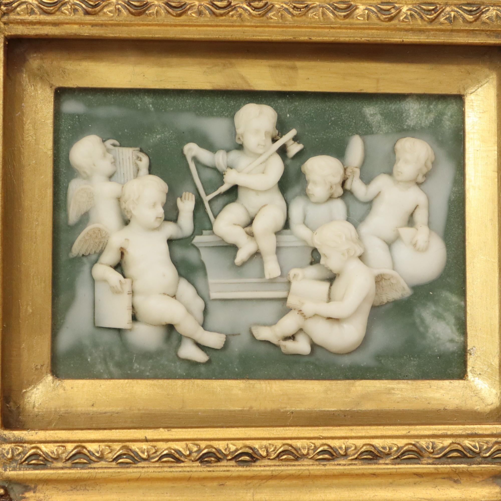 Foglia d’oro Set di 2 targhe incorniciate in alabastro Biggs and Sons London in vendita