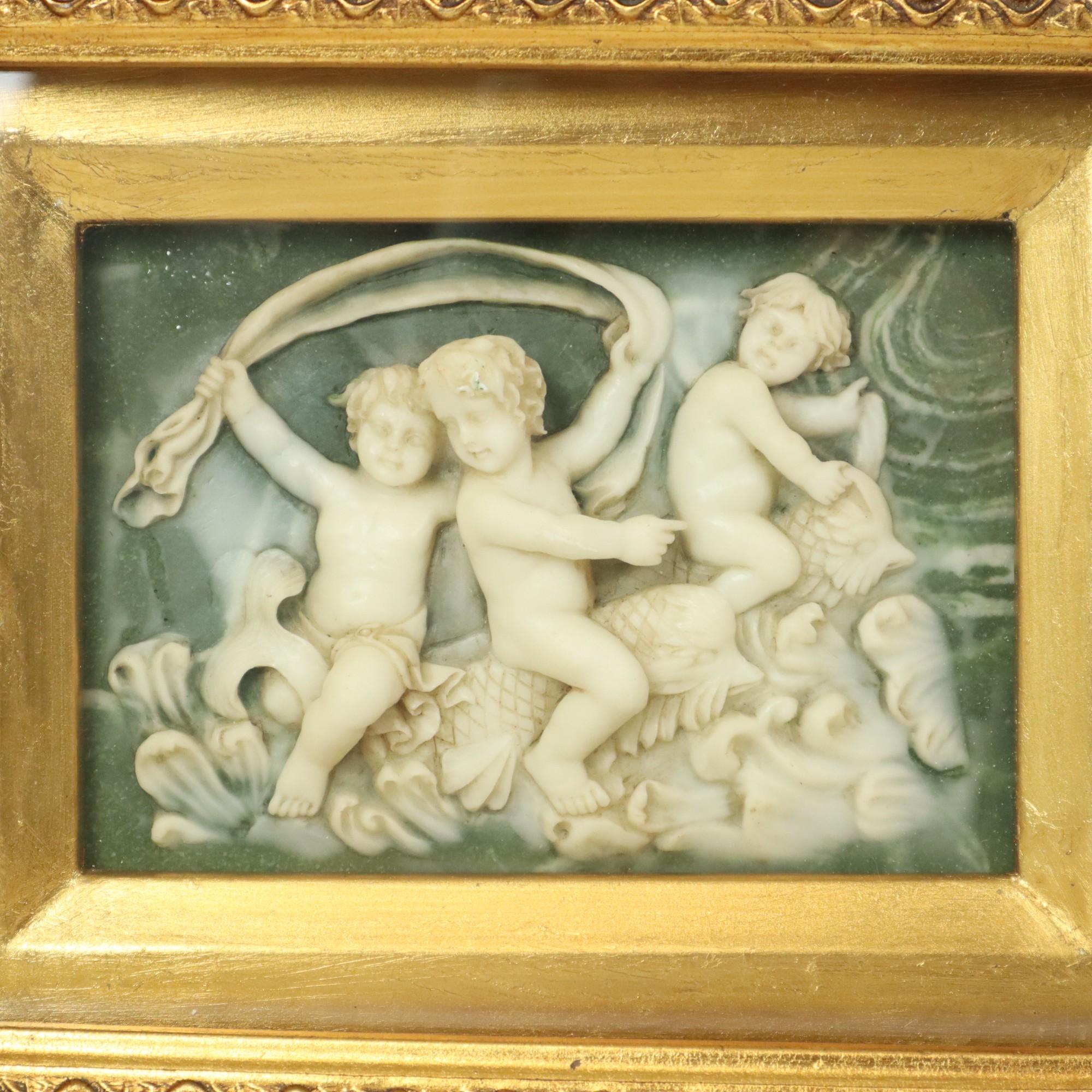 Juego de 2 placas enmarcadas Alabastro Biggs and Sons London Hoja de oro en venta