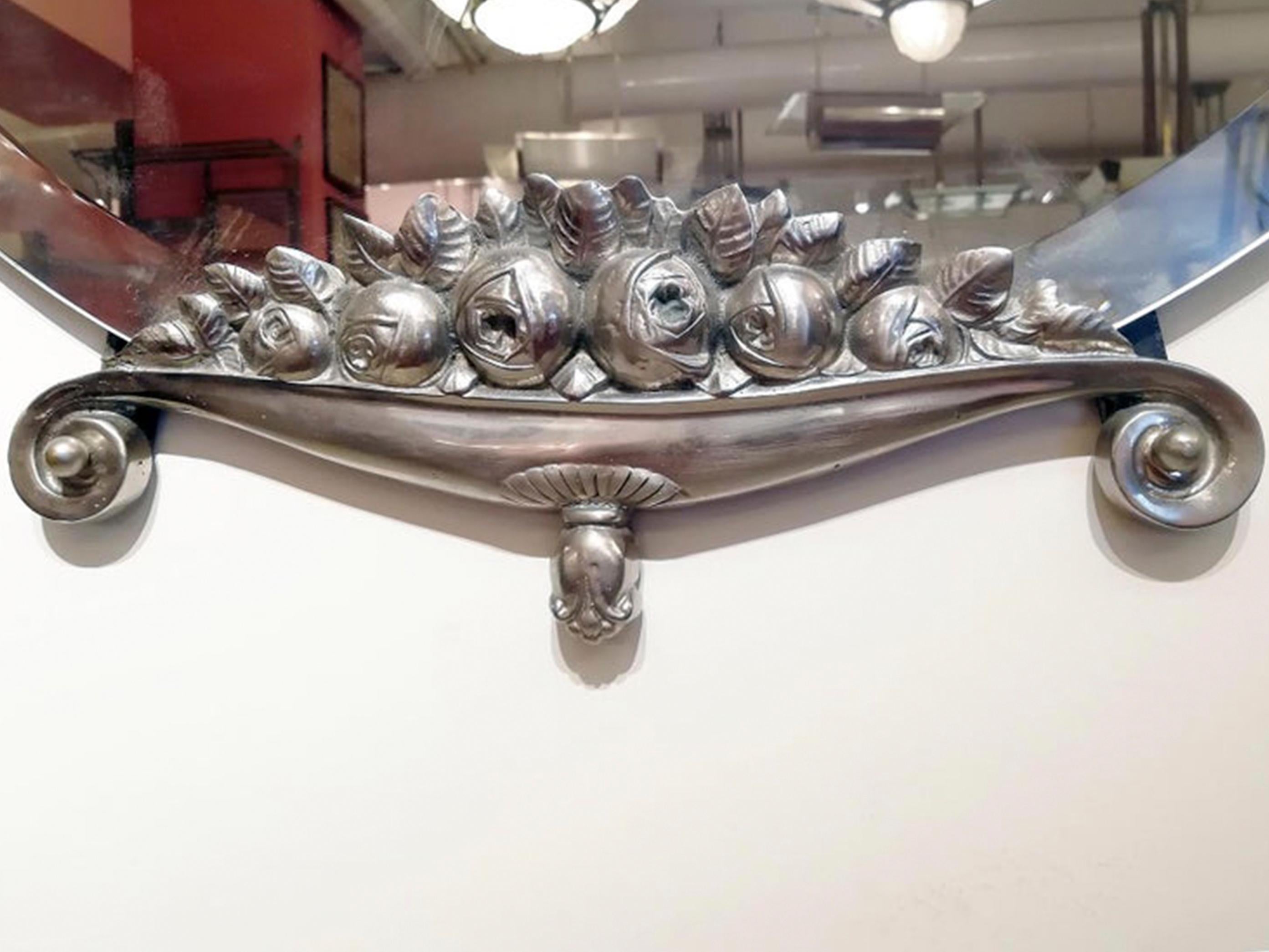 Set di 2 specchi da parete nichelati in stile Art&Deco francese, circa anni '80 in vendita 2