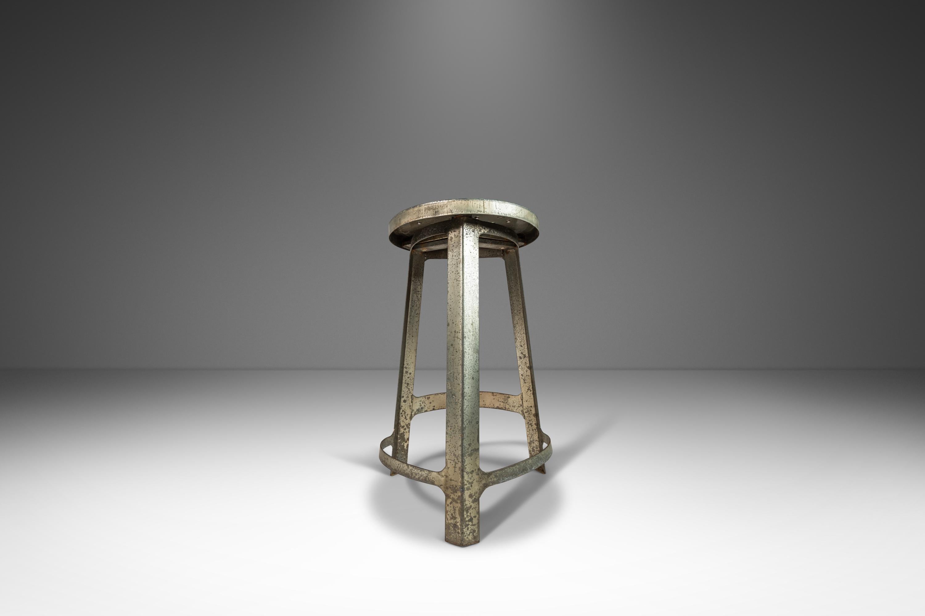 Set of 2 French Hammered Solid Aluminum Industrial Counter Height Bar Stools 70s In Fair Condition For Sale In Deland, FL