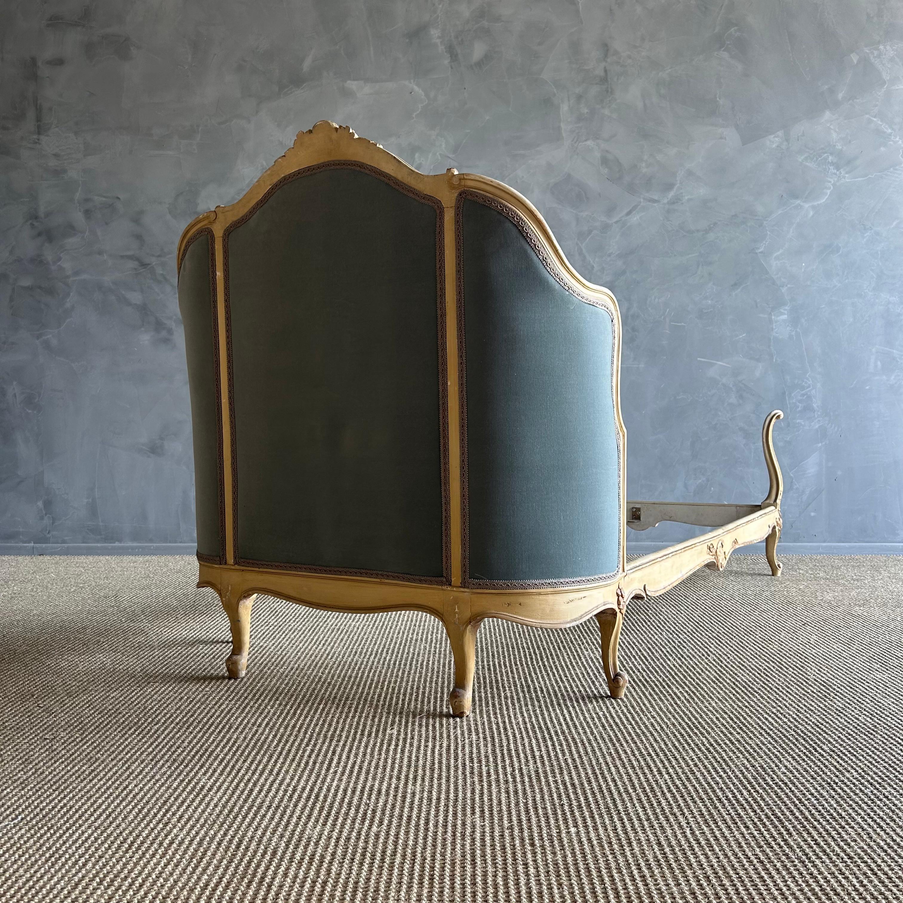 Set of 2 French Style Upholstered Twin Beds im Angebot 11