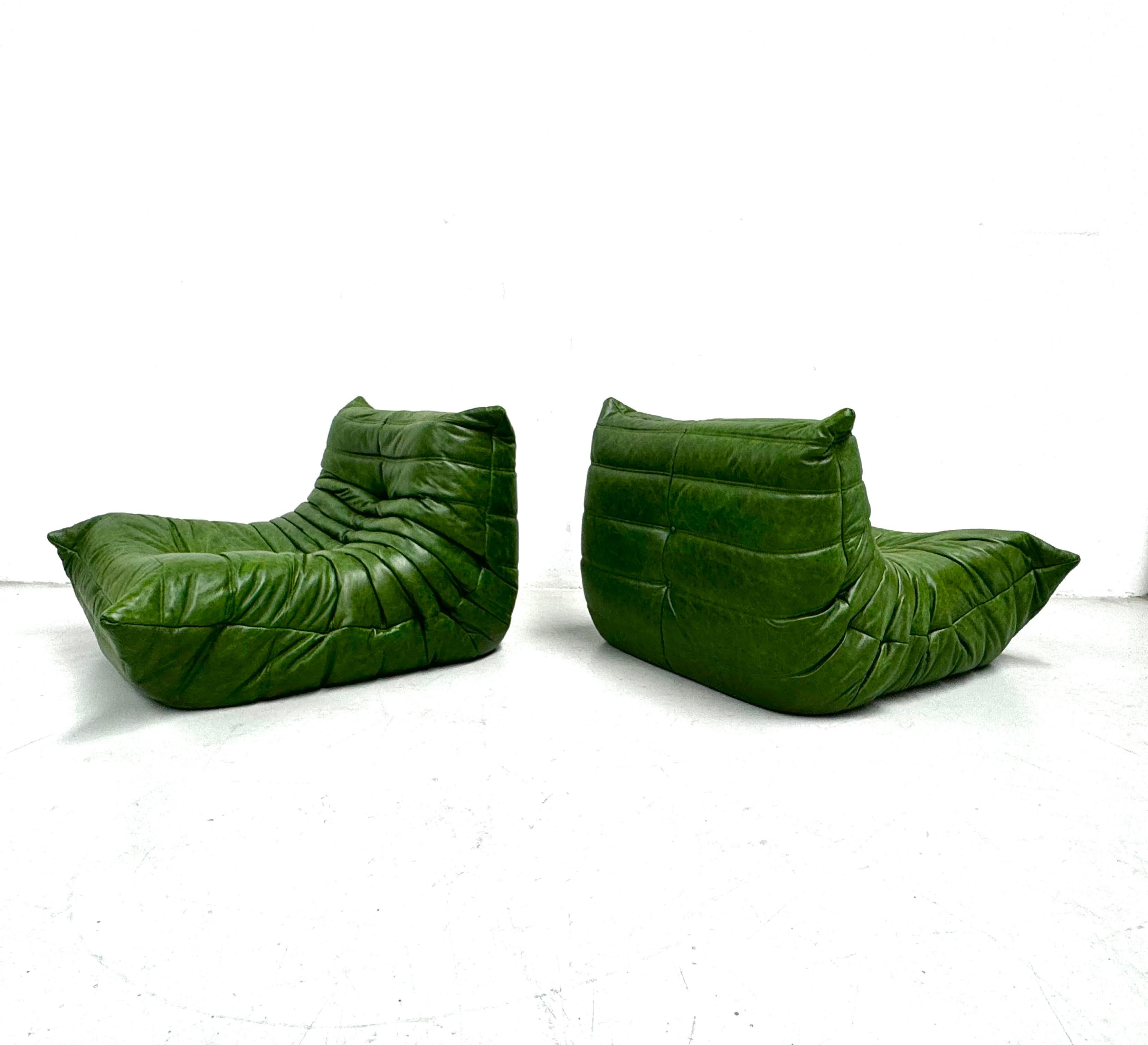 20th Century Set of 2 French Togo Chairs in Green Leather by M. Ducaroy for Ligne Roset.