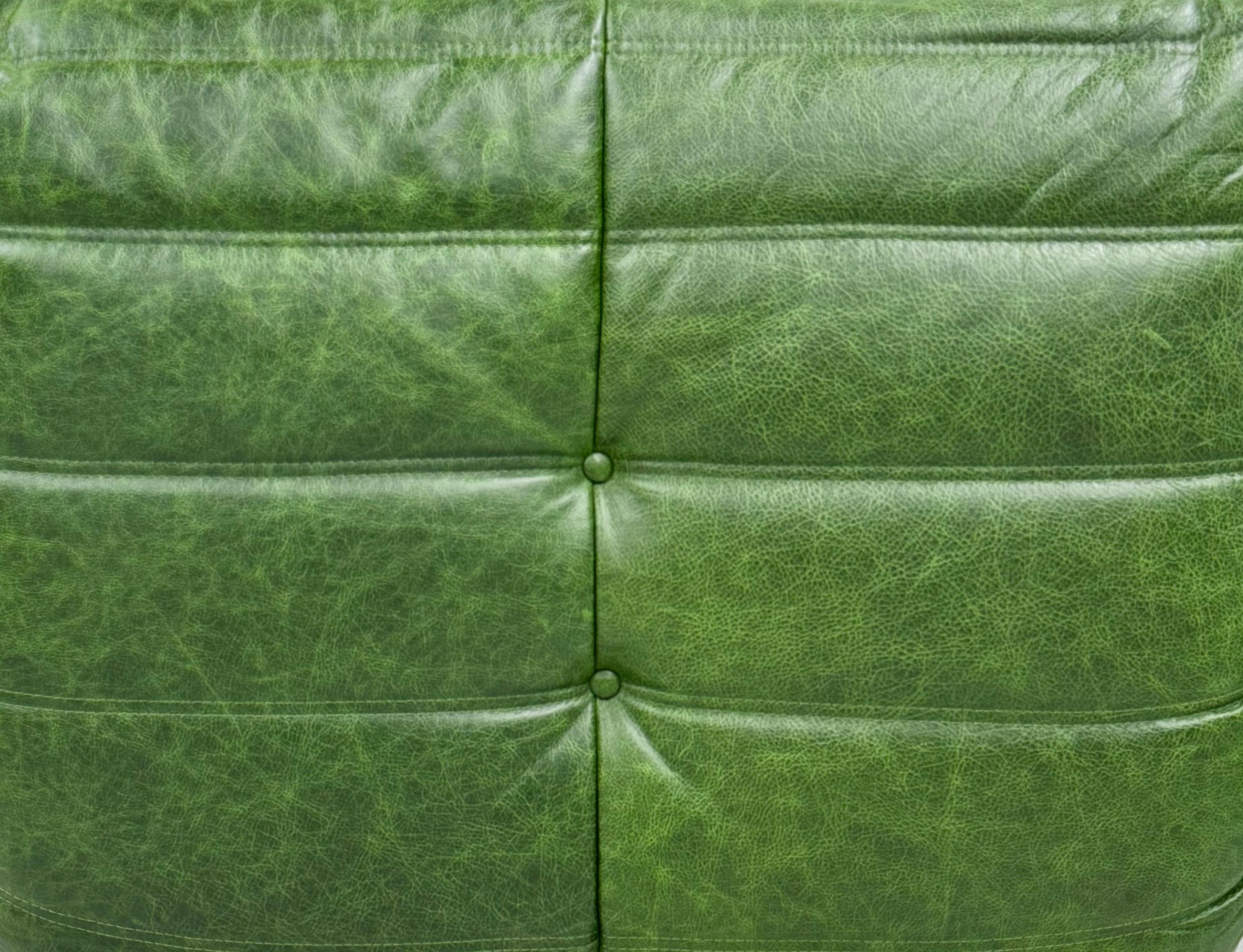 Set of 2 French Togo Chairs in Green Leather by M. Ducaroy for Ligne Roset. 4