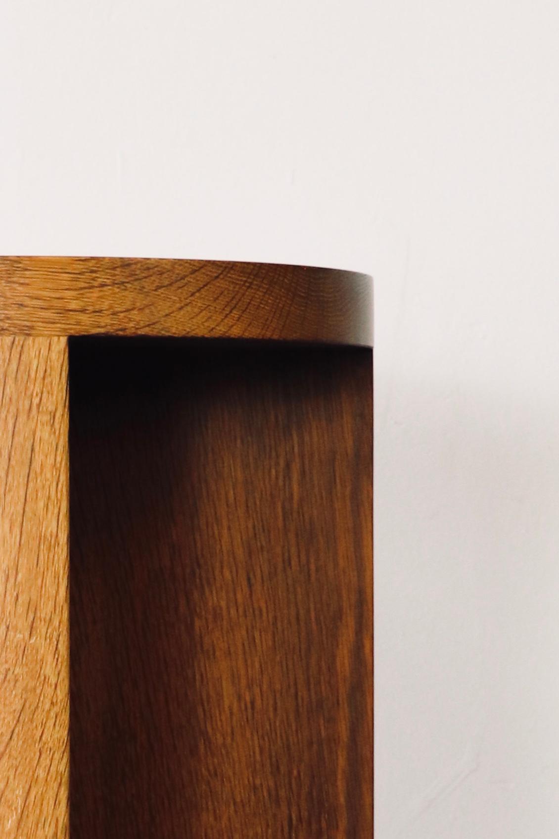 Minimaliste Lot de 2 tables d'appoint en Oak Oak Oak à plateau rond, dimensions sur mesure en vente