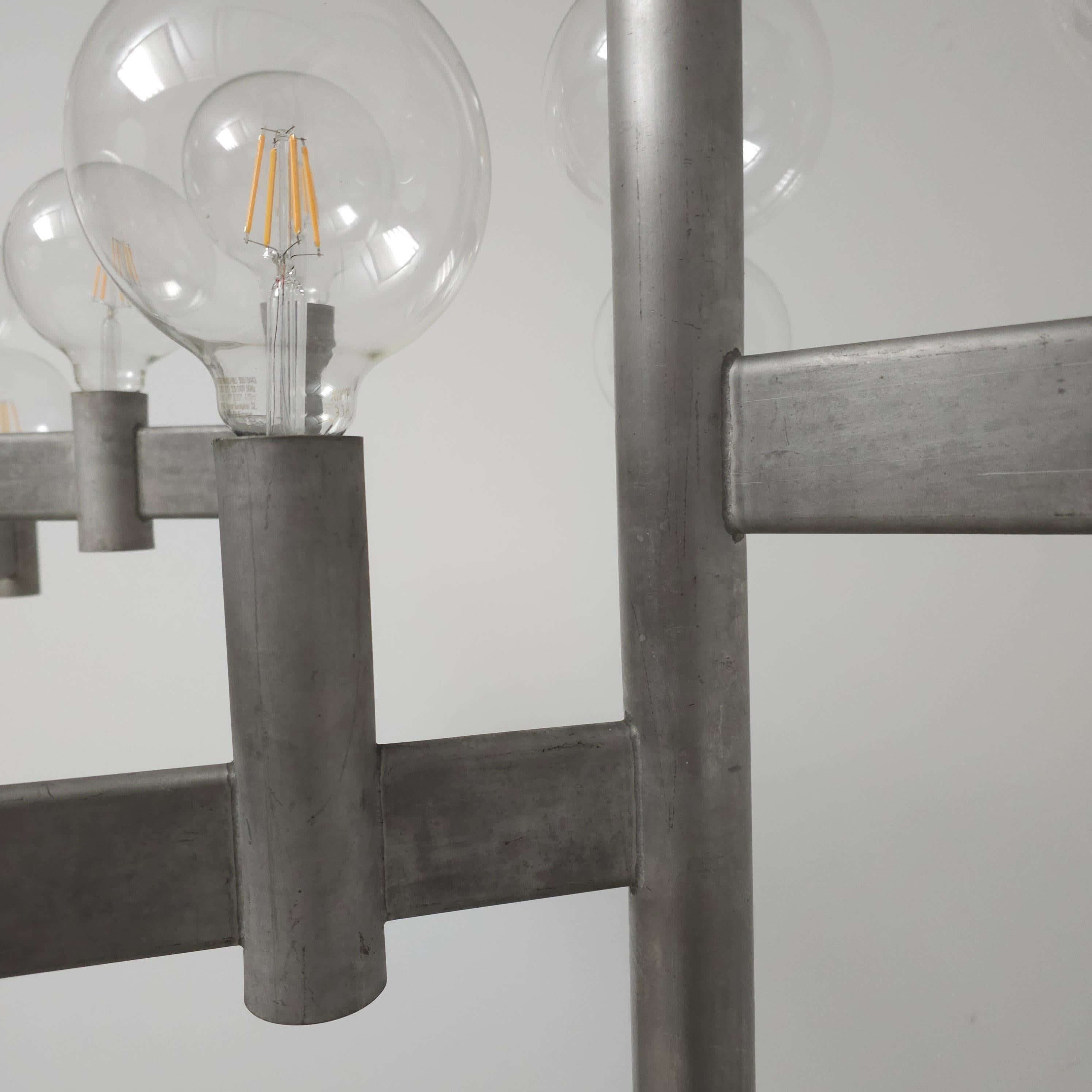 Set of 2 galvanized Brutalist floor lamps For Sale 4