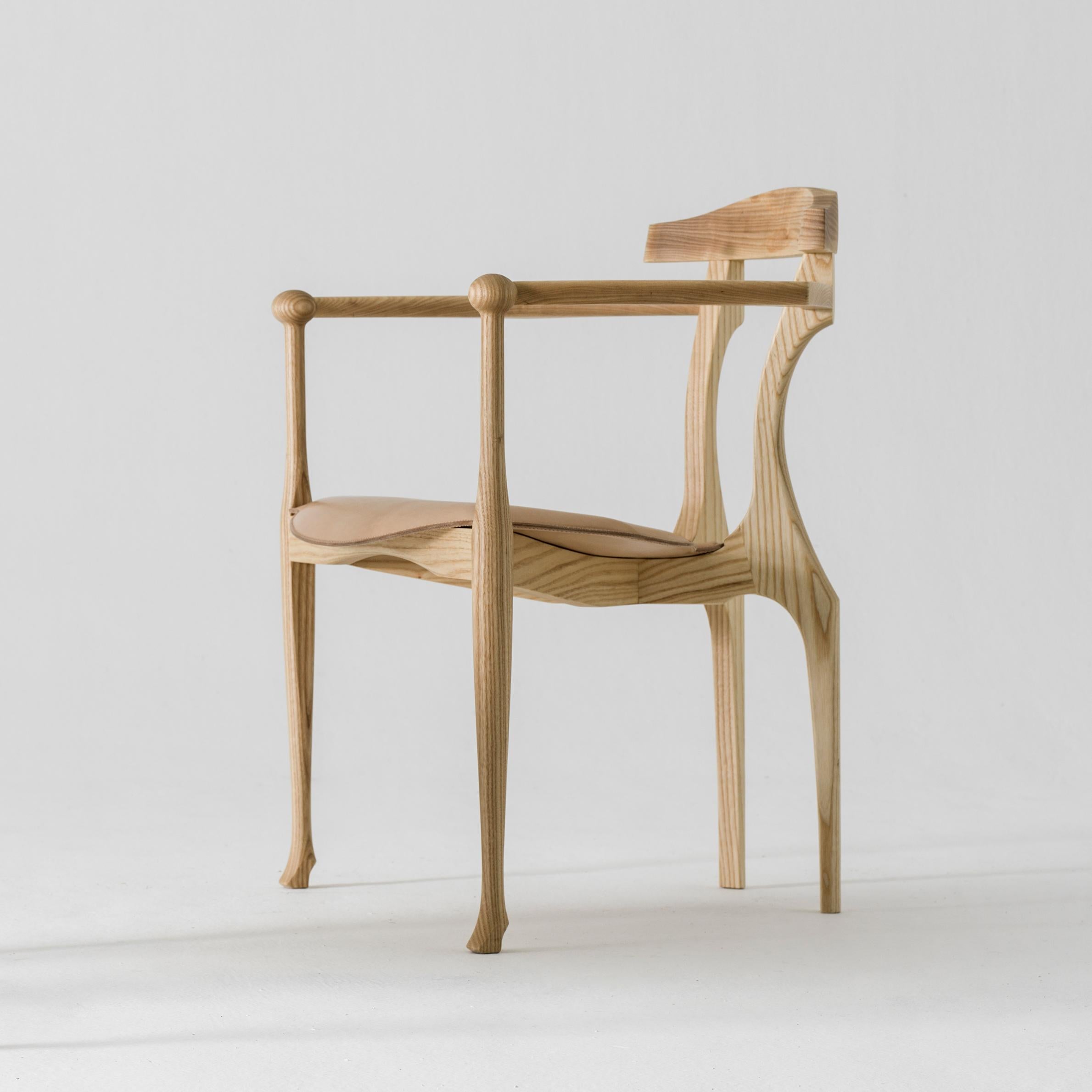 Gaulino Sessel, entworfen von Oscar Tusquets, hergestellt von BD Barcelona Design, ca. 2010.

Massive, naturlackierte Esche mit Sitz aus Naturleder


Der 1987 entworfene Stuhl Gaulino wurde 1989 für den Preis für Industriedesign und Adi-Fad und 1990