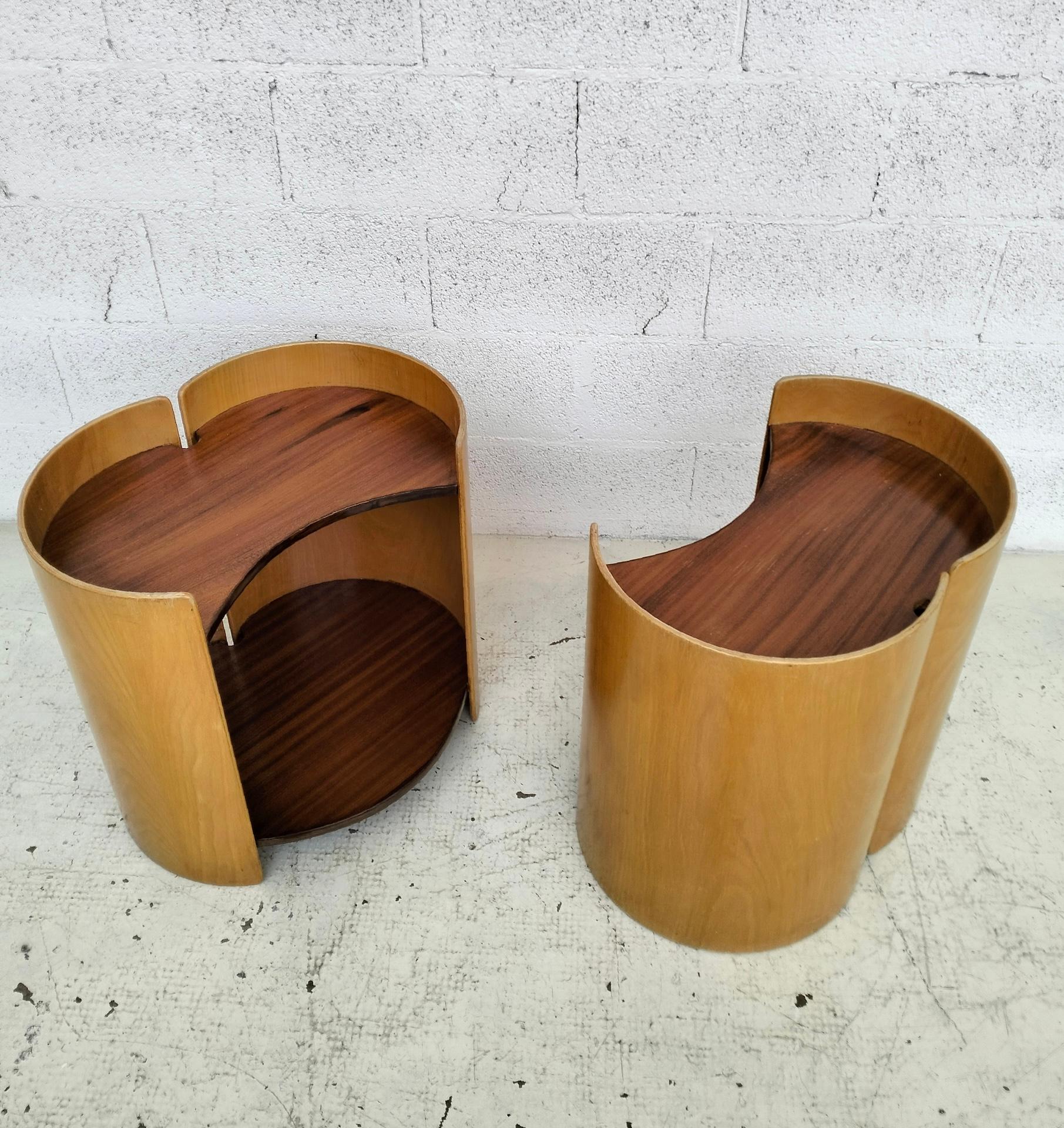 Italian Set of 2 Gea wooden side tables by Kazuhide Takahama for Gavina, 1960s. For Sale