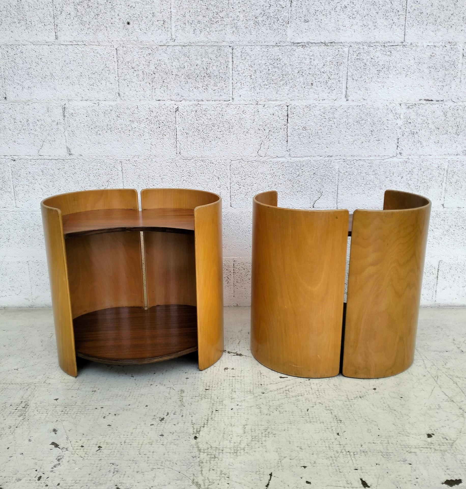Set of 2 Gea wooden side tables by Kazuhide Takahama for Gavina, 1960s. In Good Condition For Sale In Padova, IT