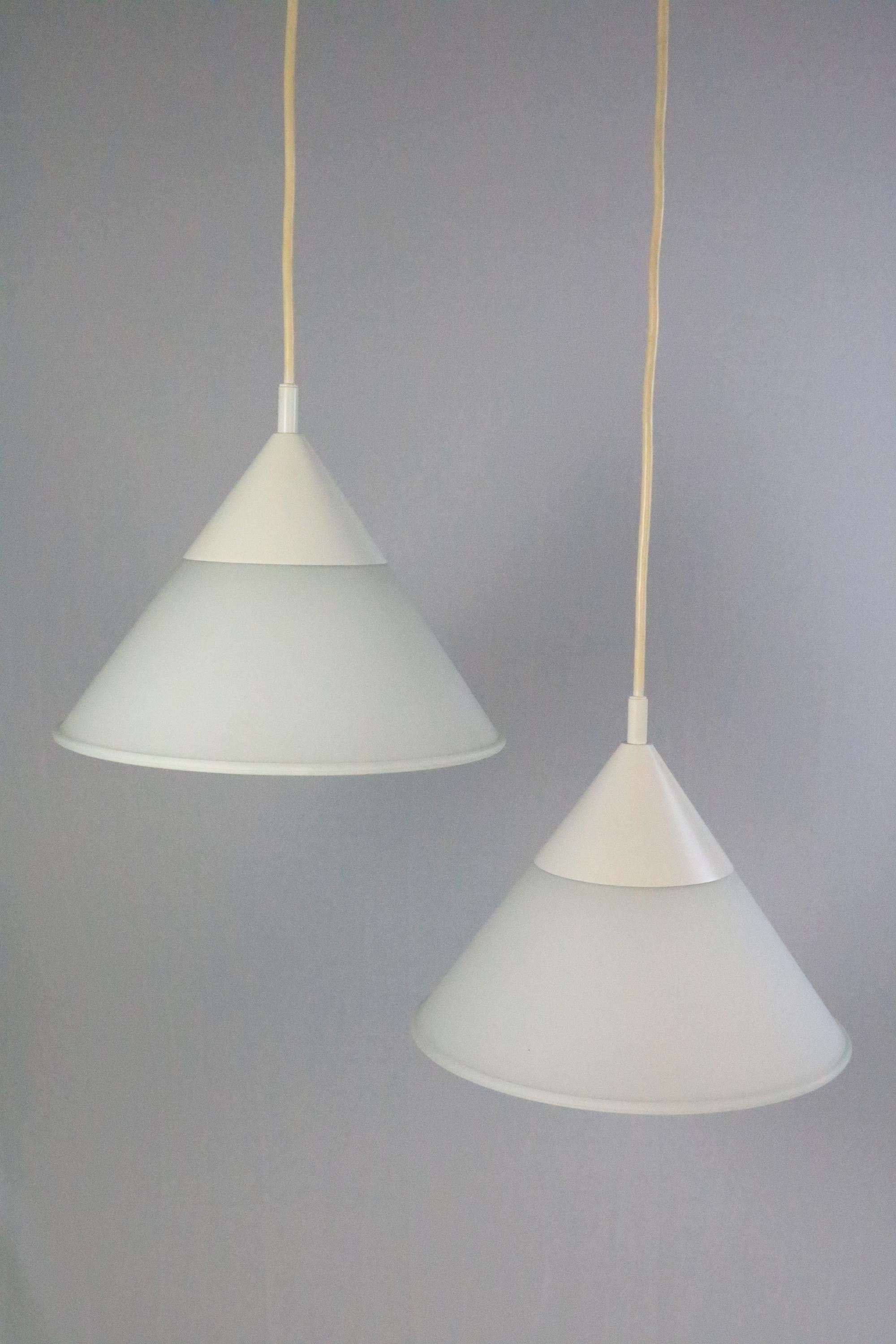 Set di 2 lampade a sospensione tedesche di Limburg, vetro smerigliato, anni '70 in vendita 4