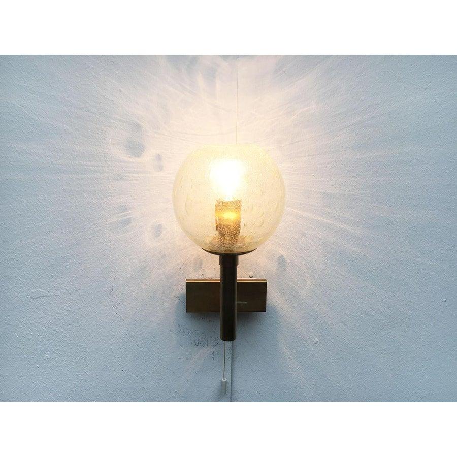 Metallo Set di 2 lampade tedesche di metà secolo in ottone e vetro di Doria Leuchten in vendita