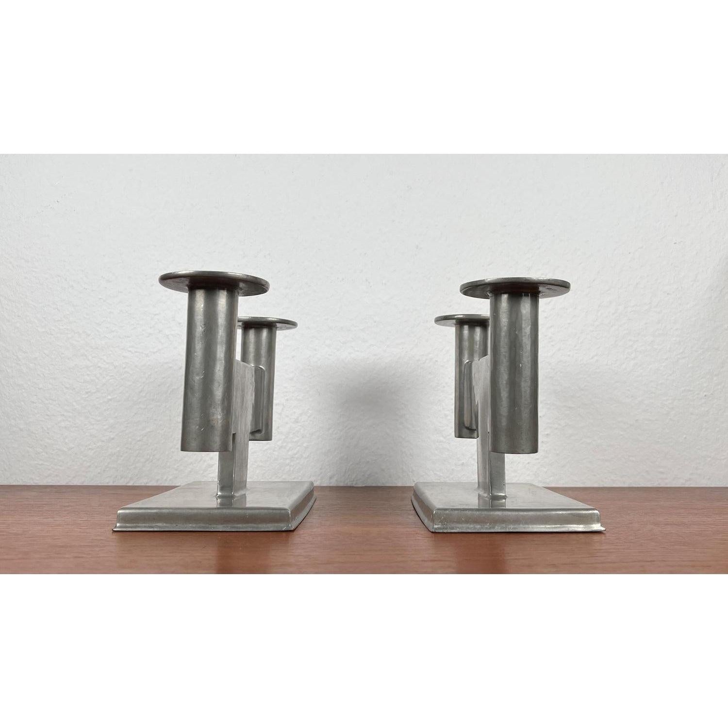 Peltro Set di 2 portacandele minimalisti tedeschi in peltro modello 551 di Karl Raichle, anni '30 in vendita