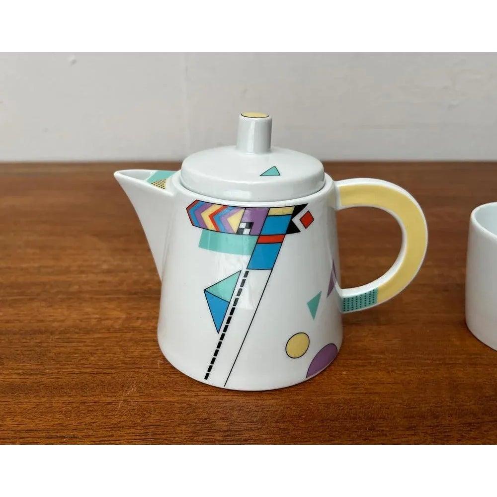 Satz von 2 deutschen postmodernen Teekannen oder Couchtischen mit Tasse von Seltmann Weiden im Zustand „Hervorragend“ im Angebot in Hamburg, DE
