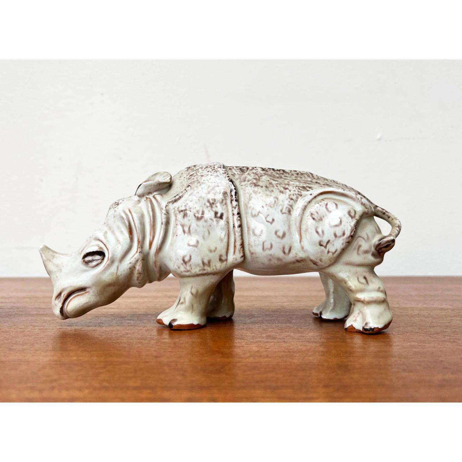 German Studio Pottery Camel and Rhino Figures from Hamelner Töpferei, 1970s, Set of 2, in Very Good conditions. Designed 1970 to 1979 official proof of authenticity such as vintage catalogs, designer records.

Additional information:
Materials: