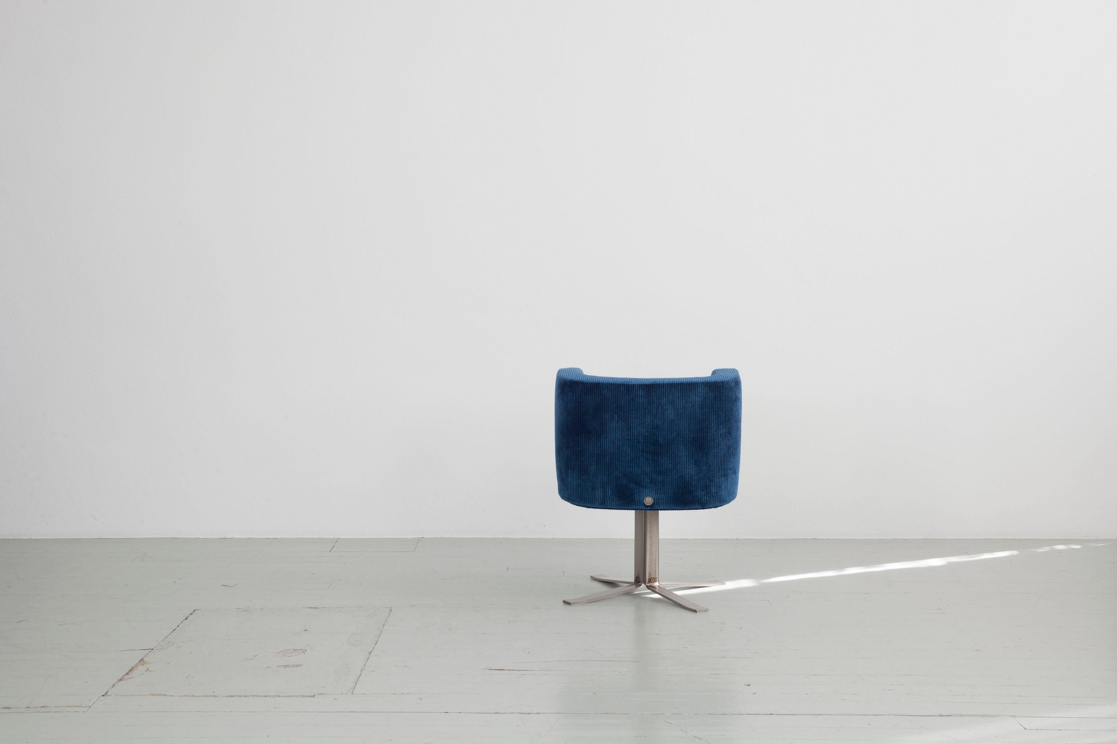 Late 20th Century Set of 2 Gianni Moscatelli Swivel chairs, Formanova. Model 