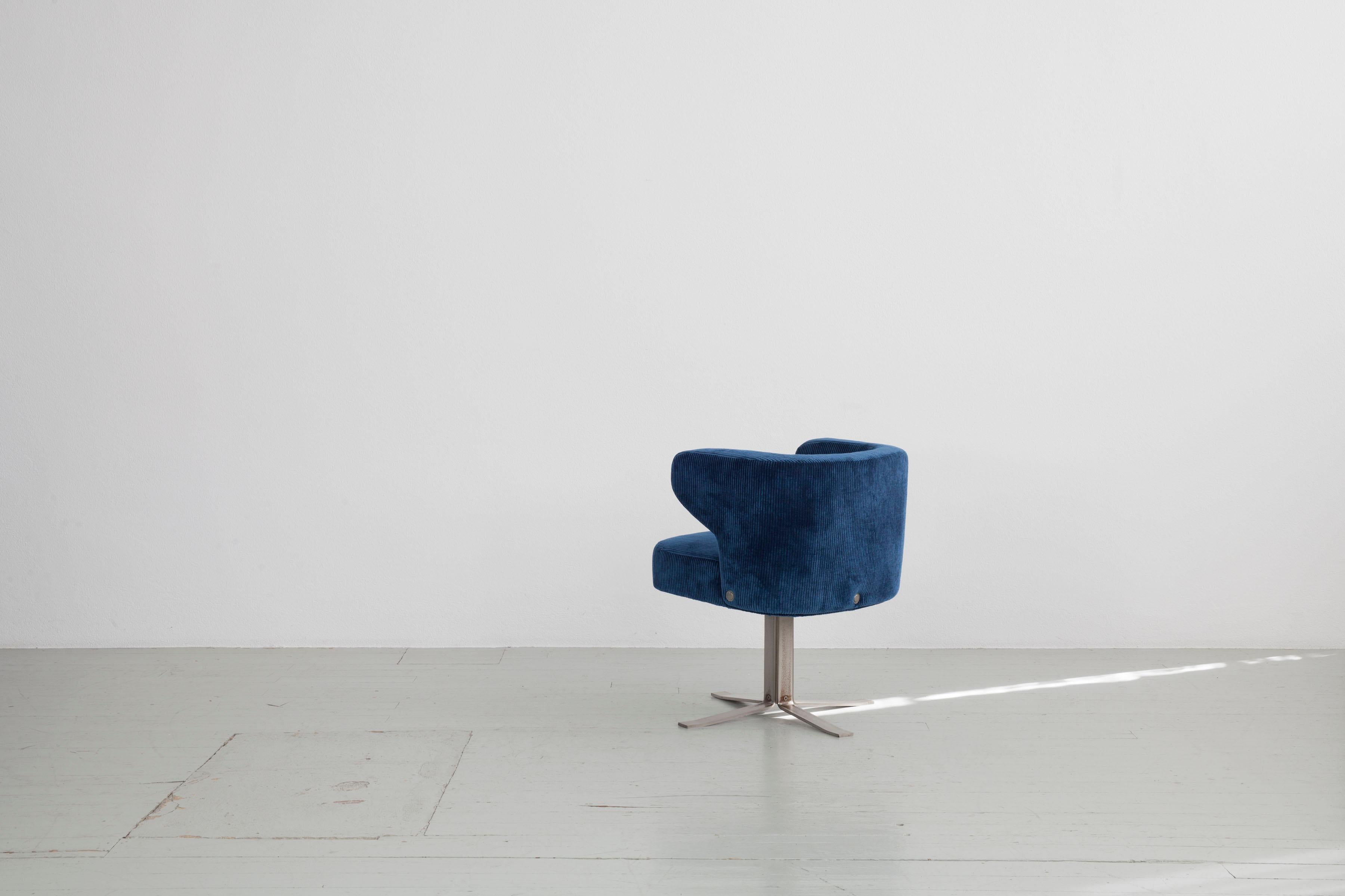 Fabric Set of 2 Gianni Moscatelli Swivel chairs, Formanova. Model 