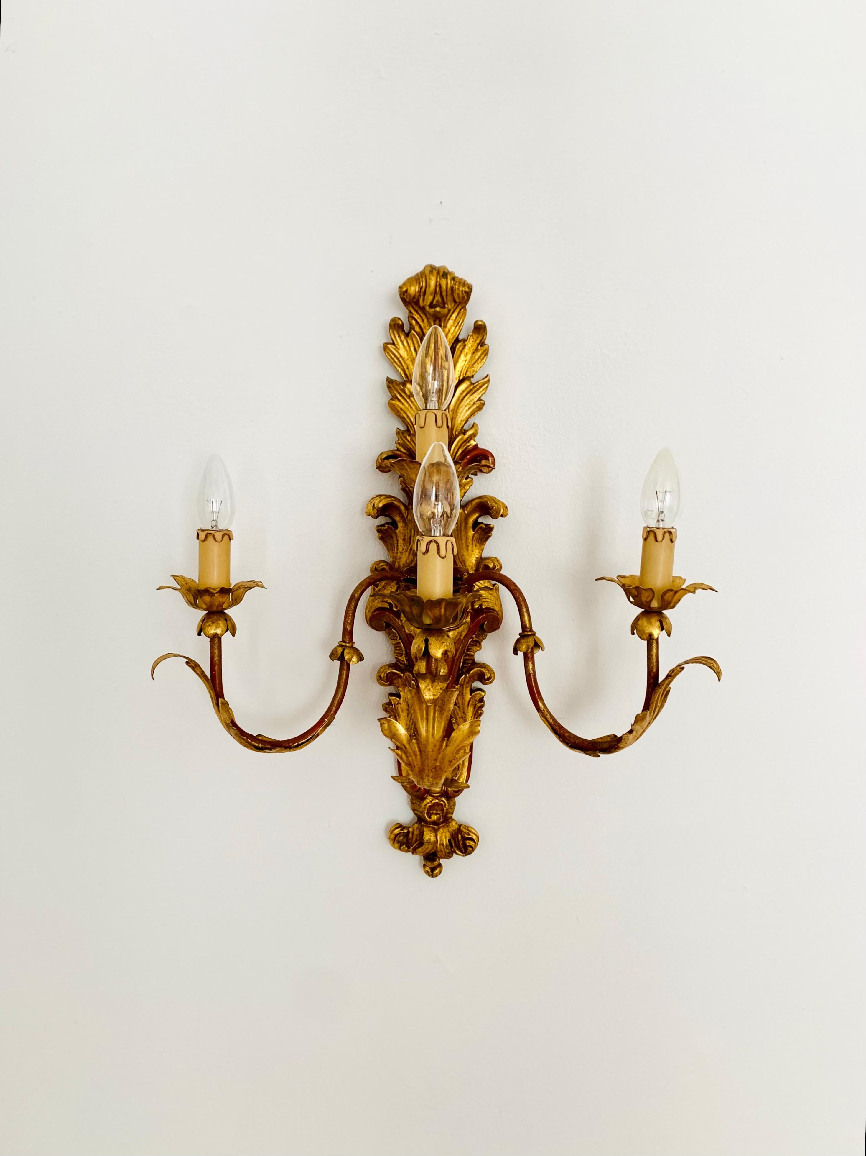 Set of 2 Gilded Italian Hollywood Regency Wall Lamps In Good Condition For Sale In München, DE
