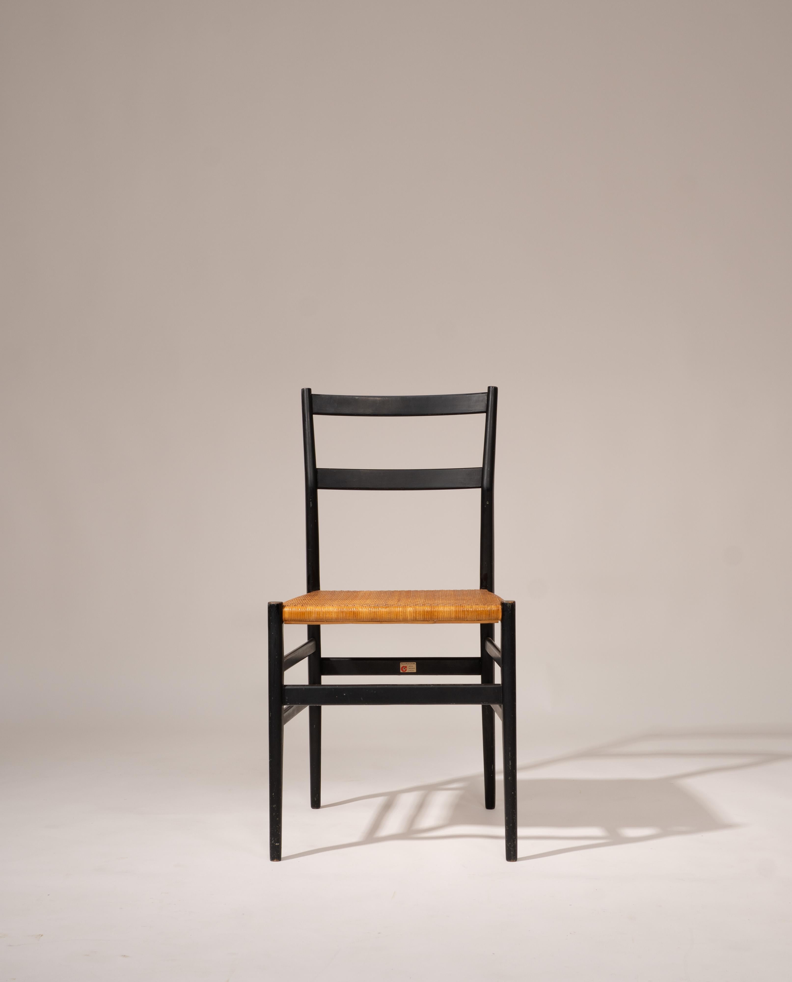 Set of 2 Gio Ponti “Superleggera” Chairs for Cassina, Italy, 1957 (Italienisch) im Angebot