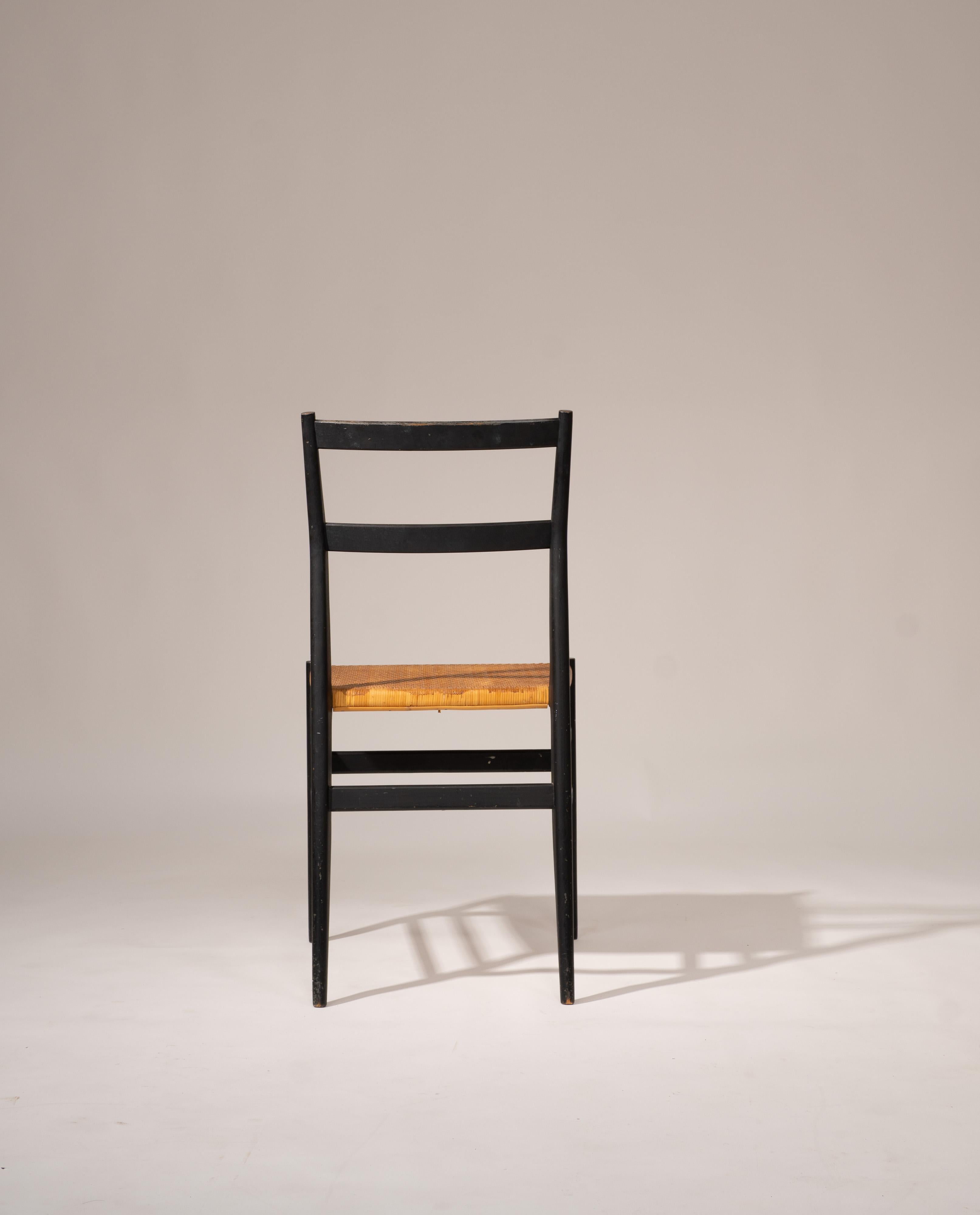 Set of 2 Gio Ponti “Superleggera” Chairs for Cassina, Italy, 1957 (Mitte des 20. Jahrhunderts) im Angebot