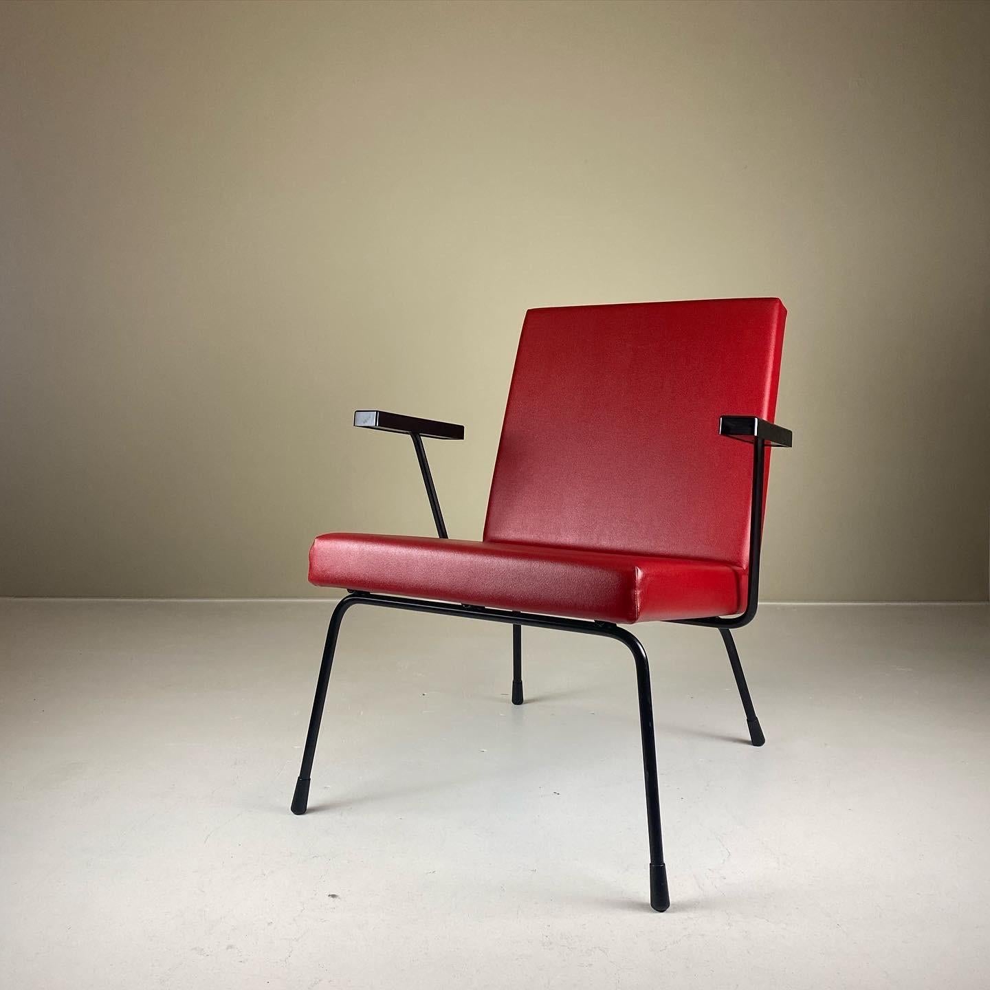 Steel Set of 2 Gispen 1407 Armchairs in Vinyl by Wim Rietveld & Andre Cordemeyer For Sale