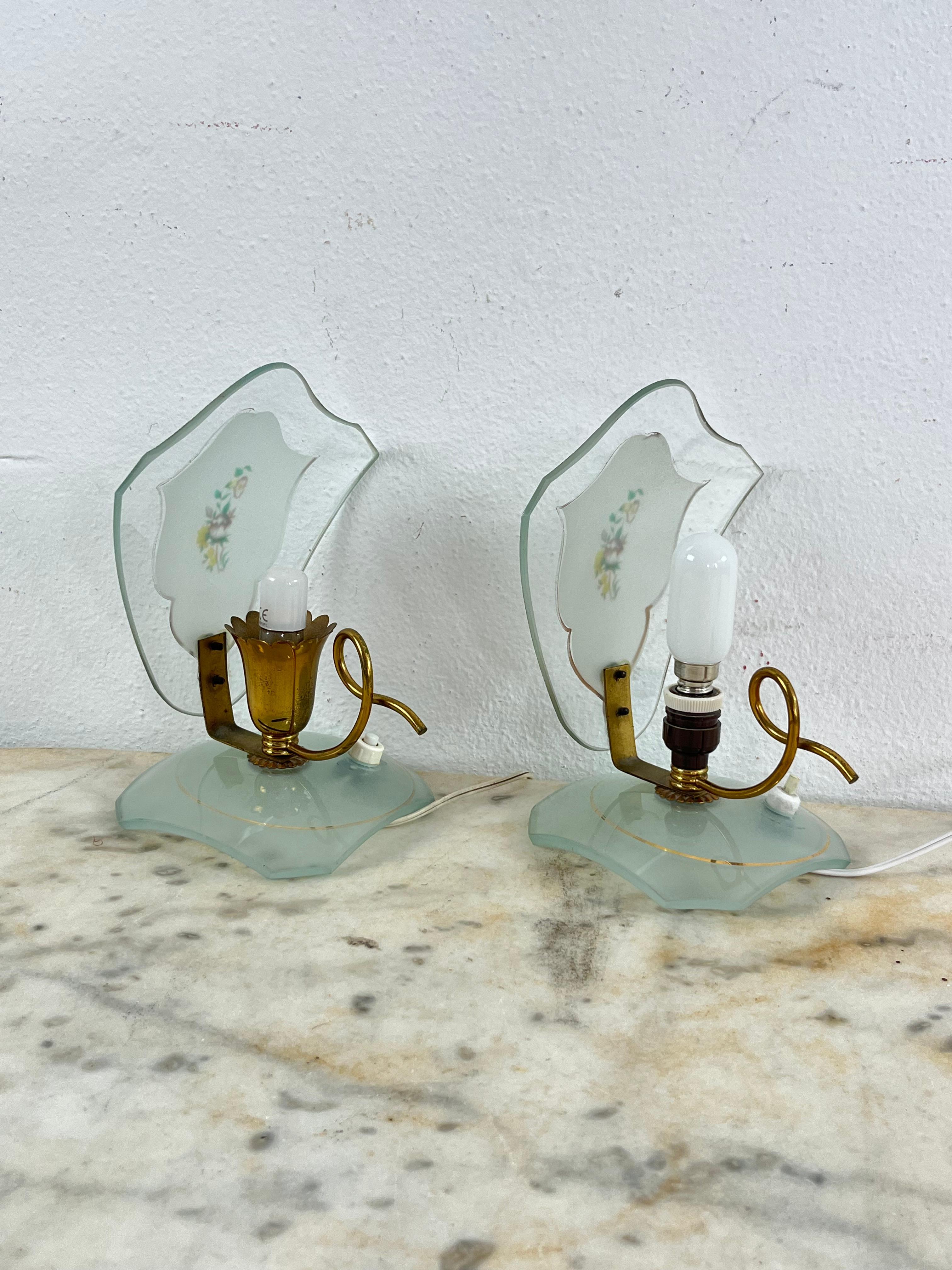 Ensemble de 2 lampes de chevet en verre et laiton, dans le style de Pietro Chiesa, années 1950 en vente 1